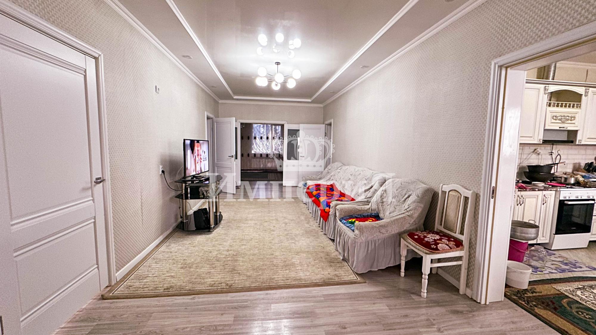 4-комнантный квартира, 158.0 м²,Абая за 27 000 000