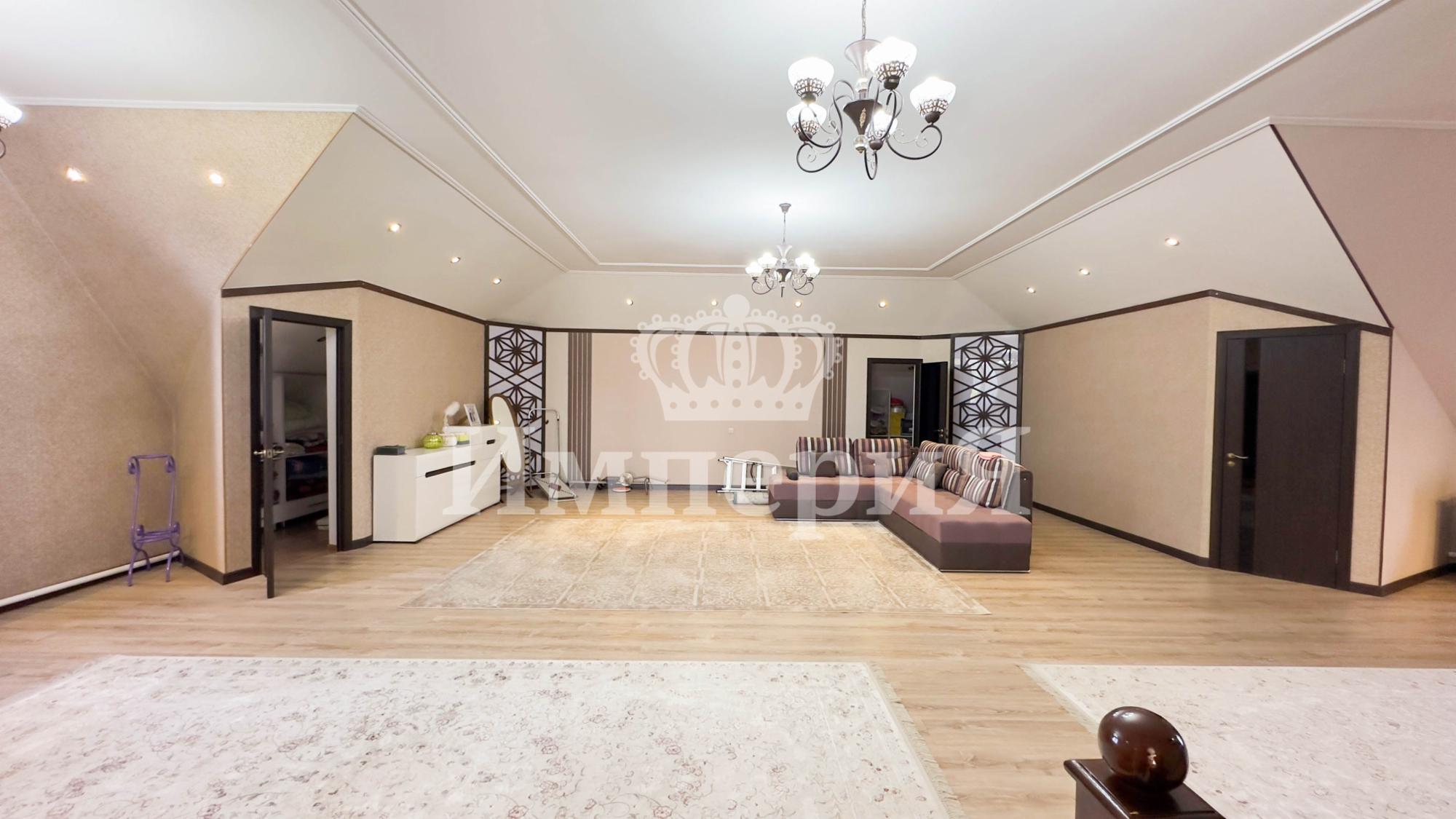 7-комнантный квартира, 395.0 м²,Базарбаева за 75 000 000