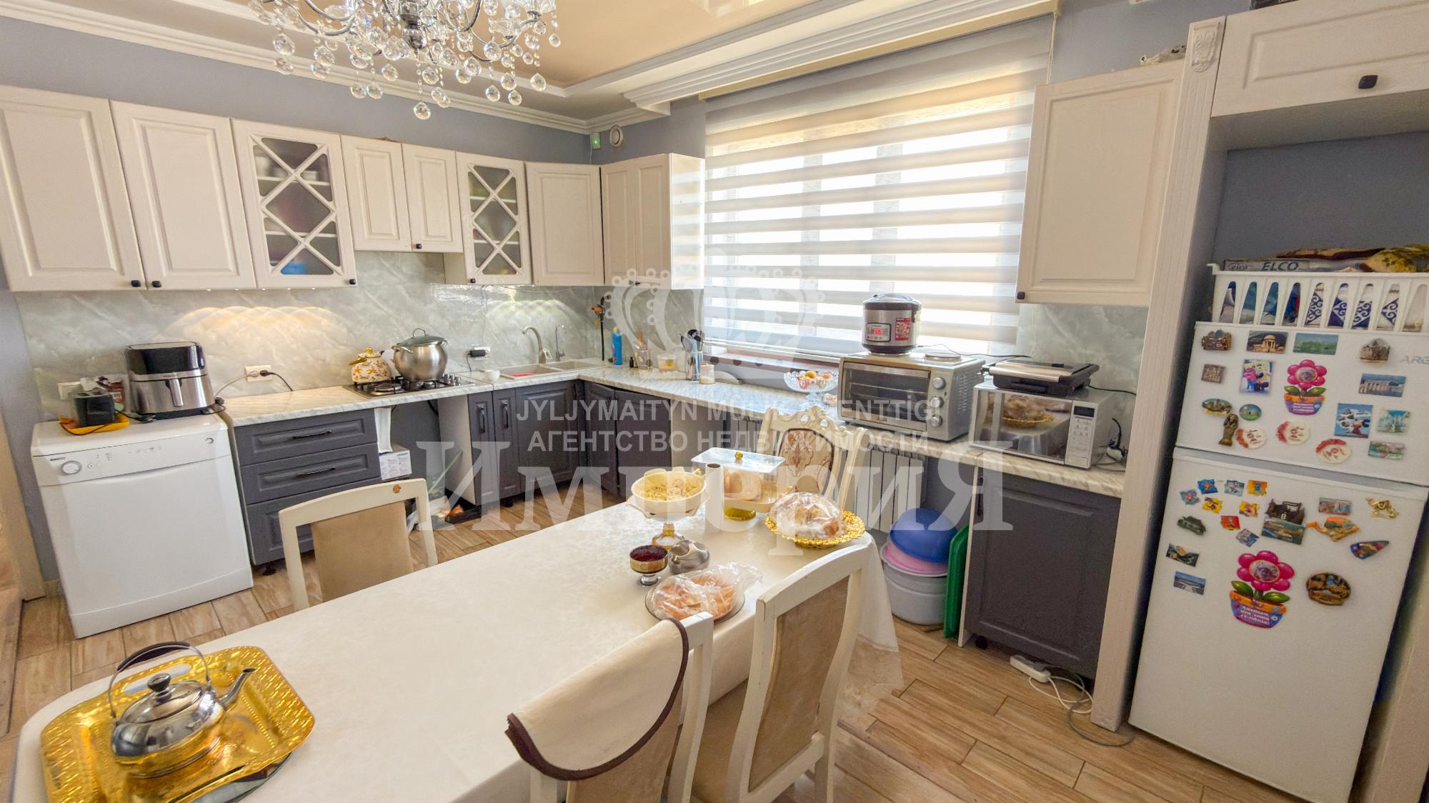 5-комнантный квартира, 160.0 м²,Жиенкулова за 47 000 000
