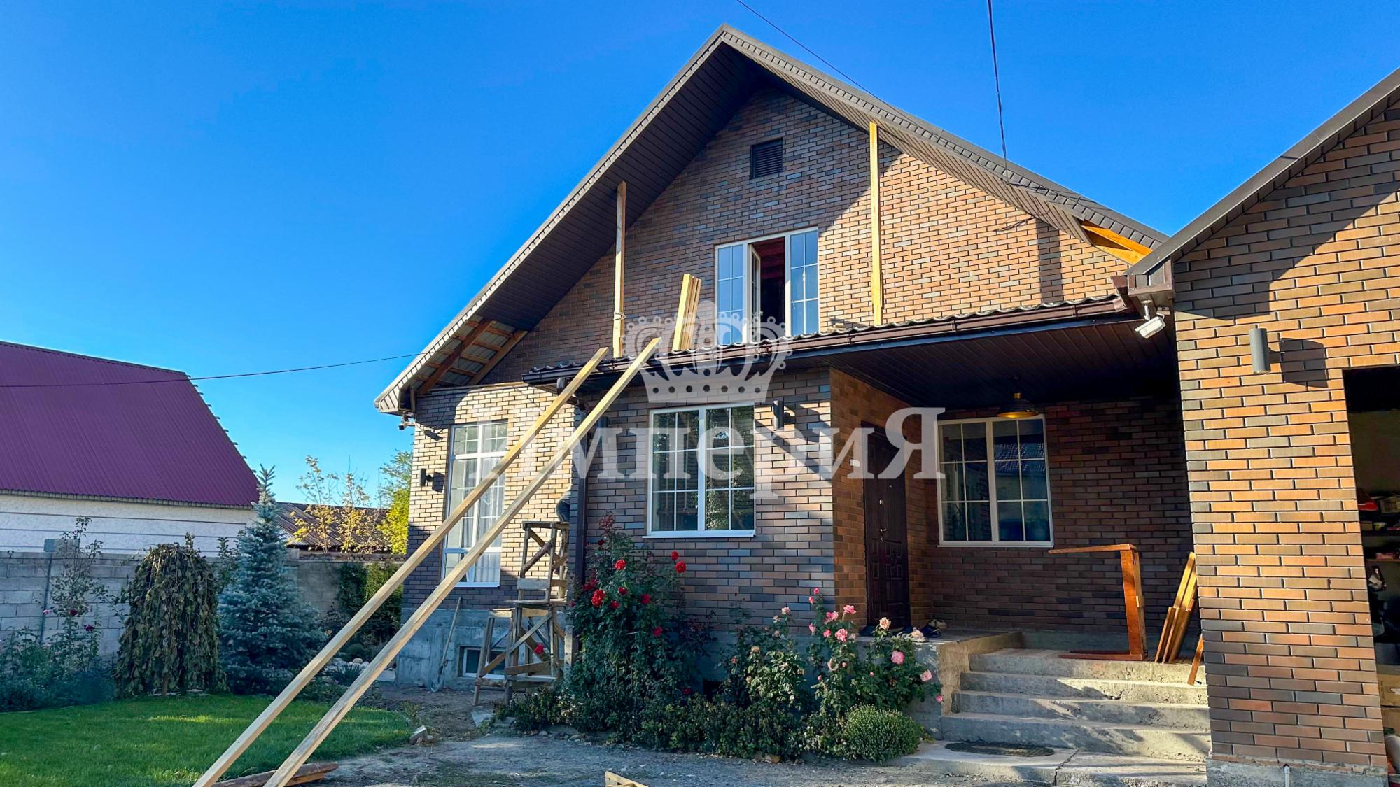 8-комнантный квартира, 326.0 м²,Шыгыс за 140 000 000