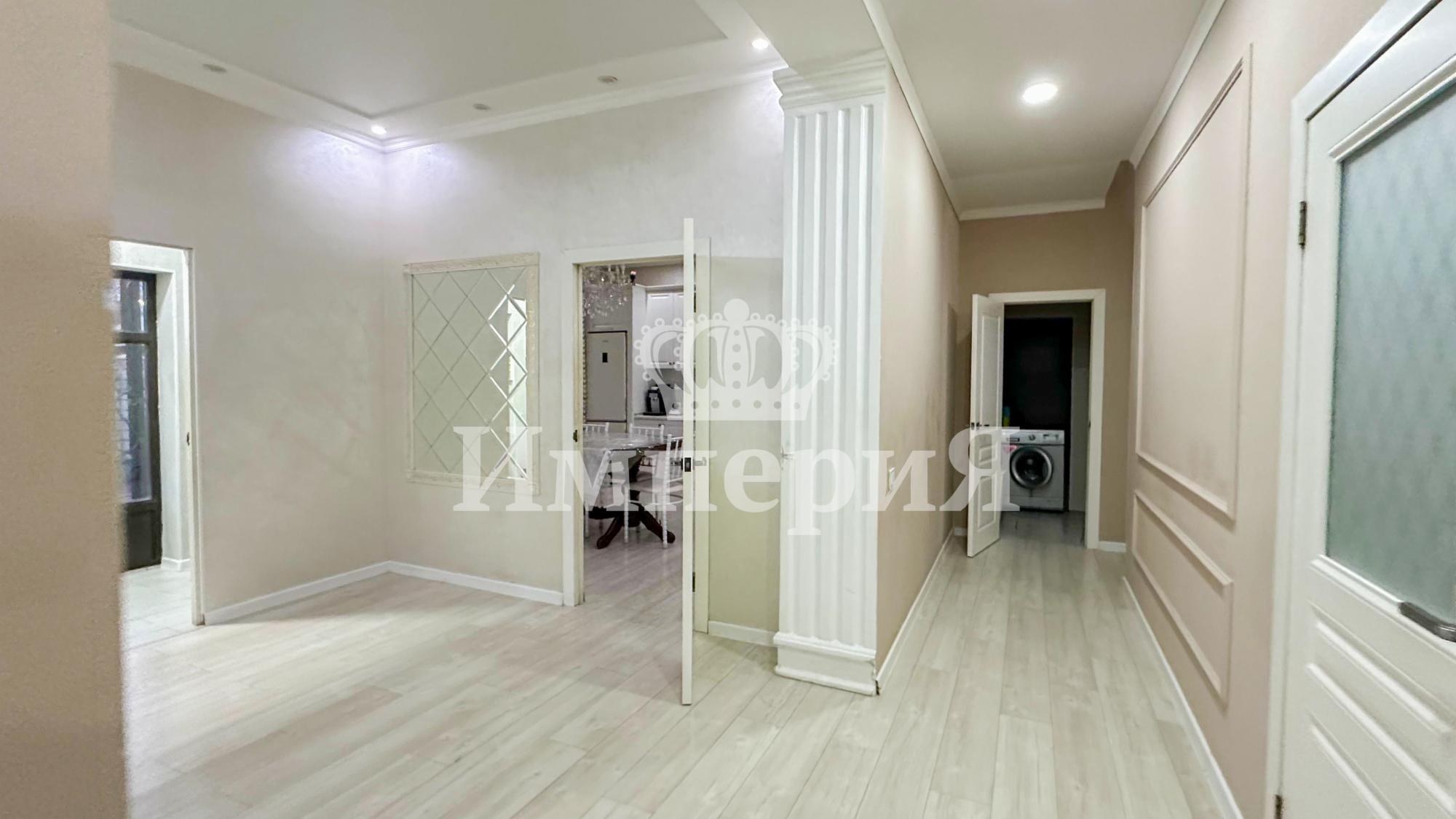 4-комнантная квартира, 170.0 м²,Сапиева за 65 000 000