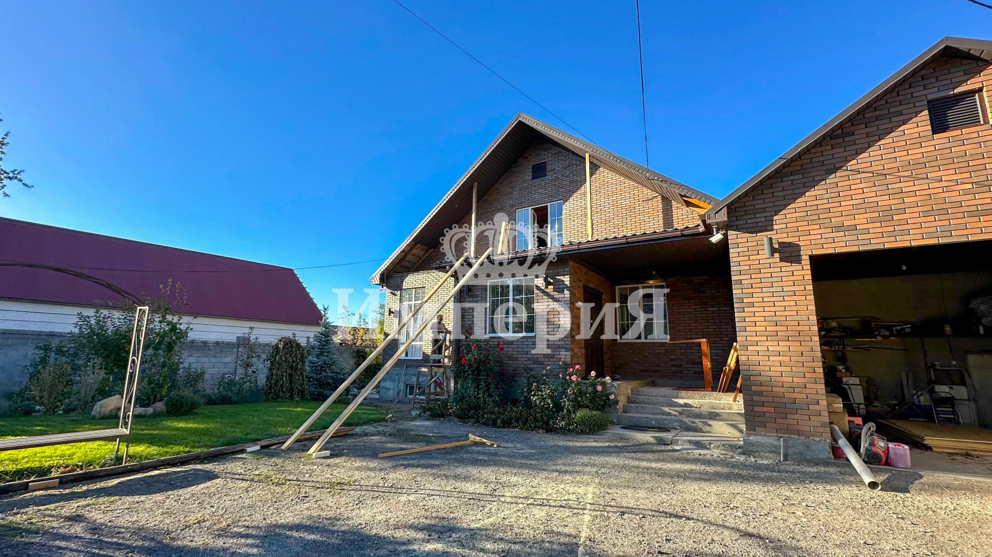 8-комнантный квартира, 326.0 м²,Шыгыс за 140 000 000