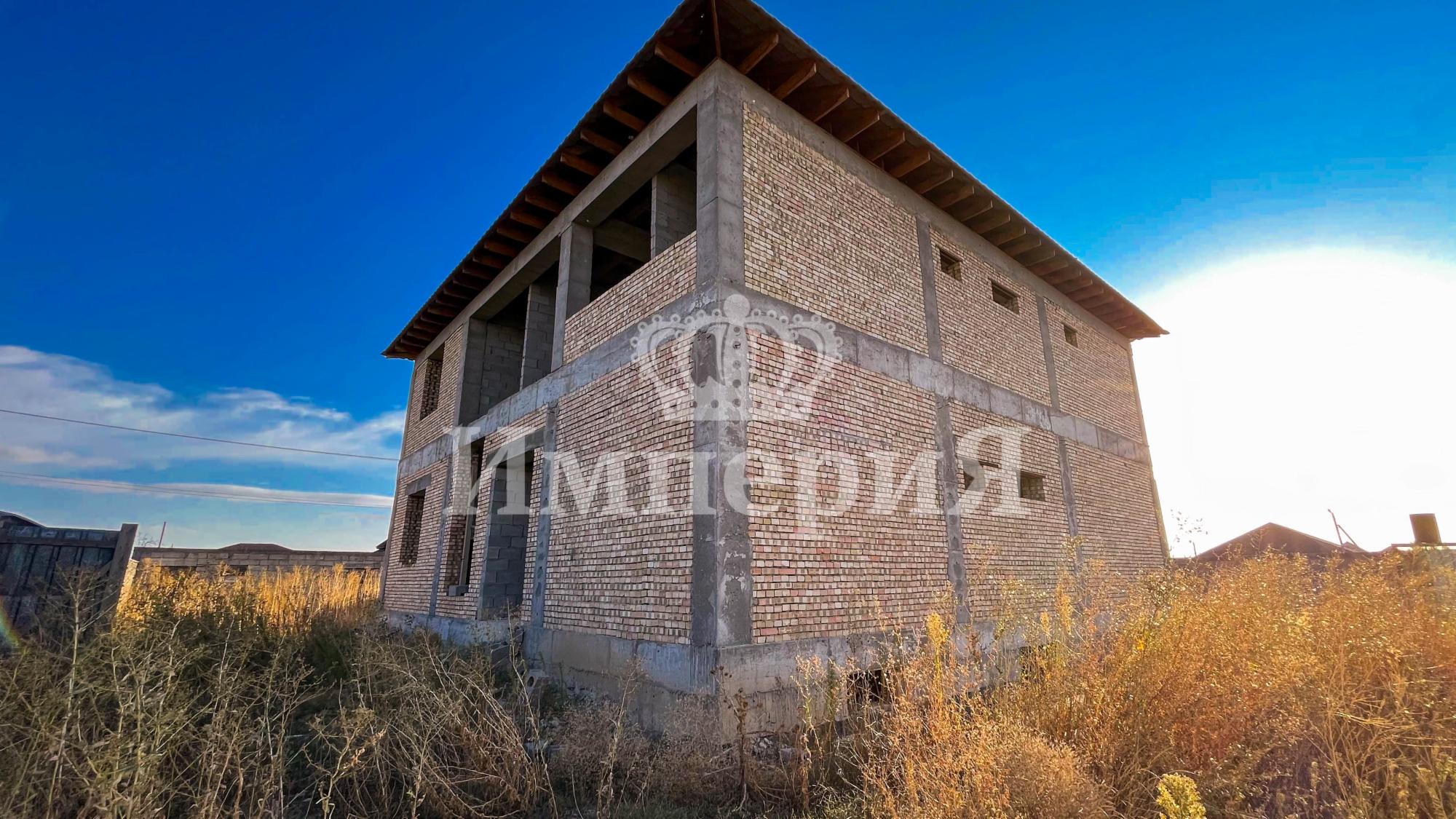 8-комнантный квартира, 470.0 м²,Абая за 58 000 000