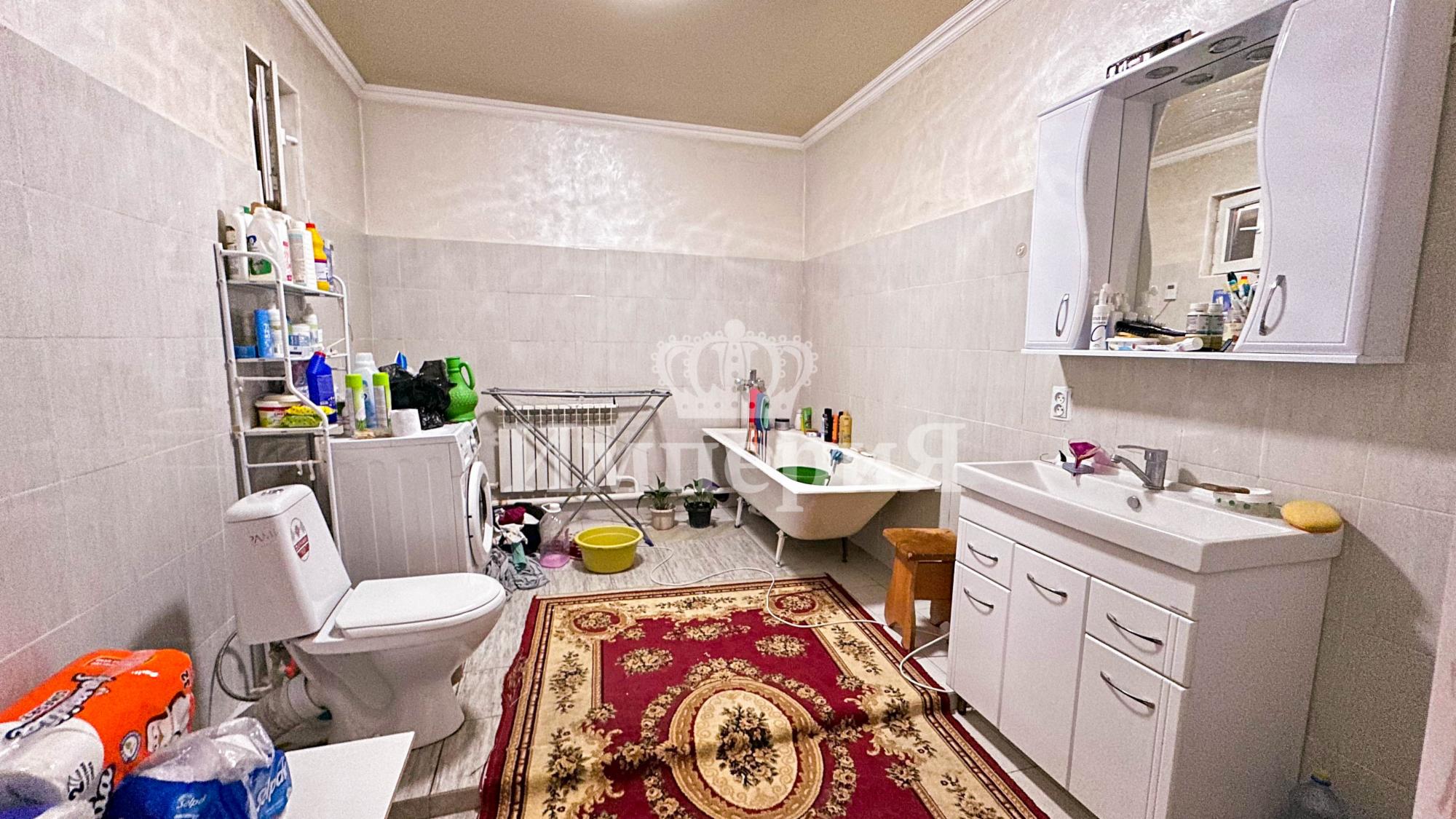 4-комнантный квартира, 158.0 м²,Абая за 27 000 000