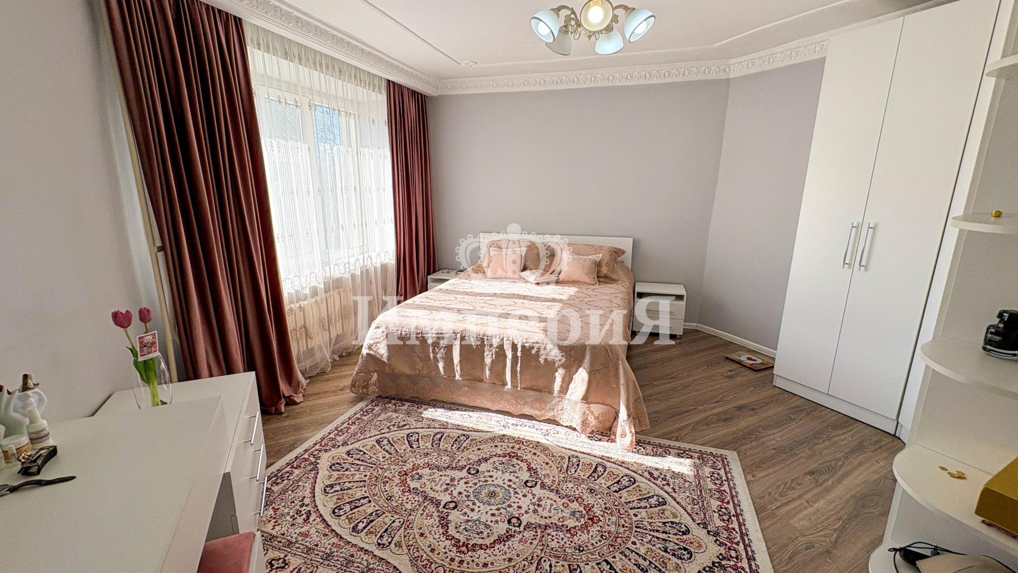 5-комнантная квартира, 150.0 м²,Толебаева за 47 000 000