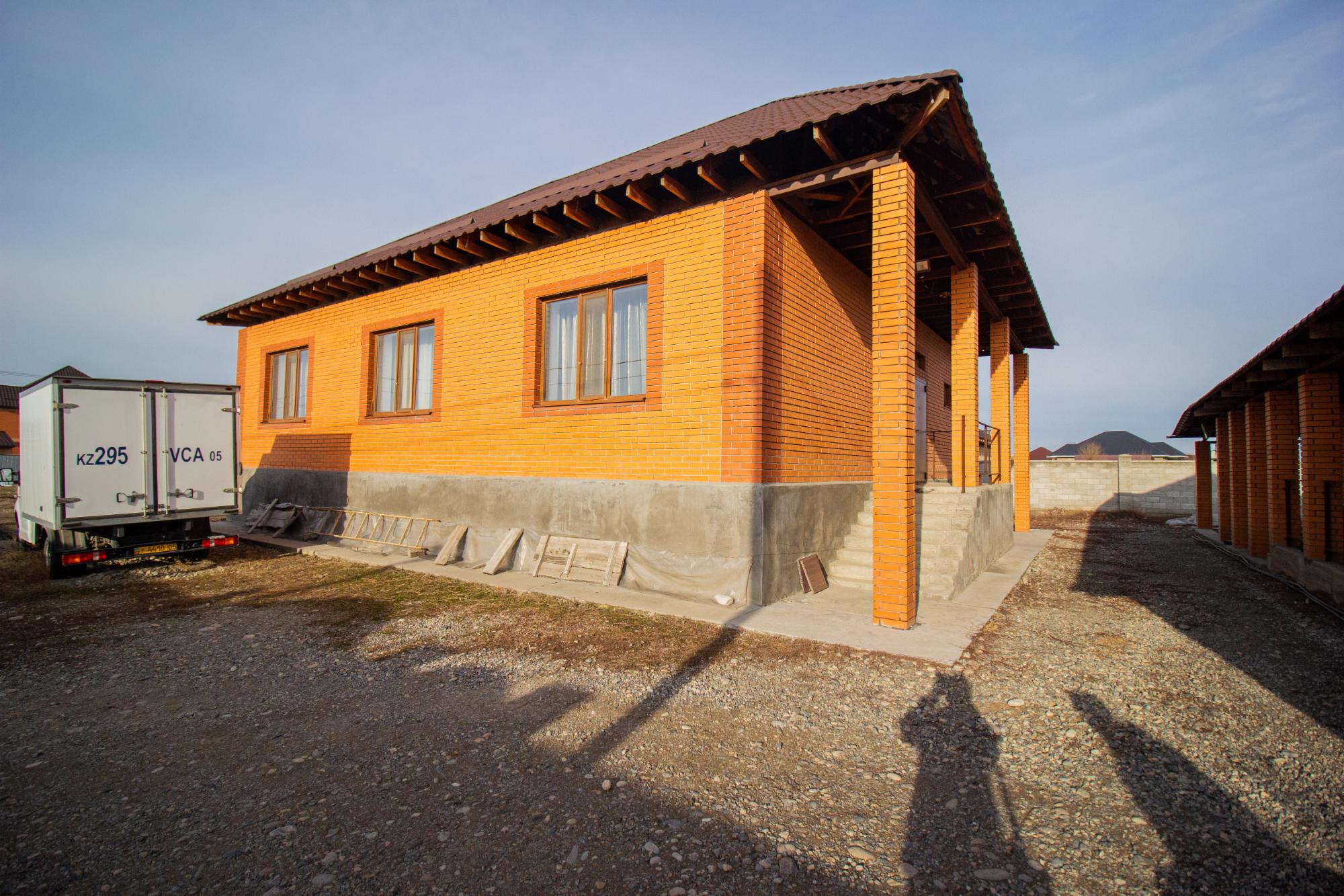 8-комнантный квартира, 267.0 м²,Баян батыра за 64 000 000