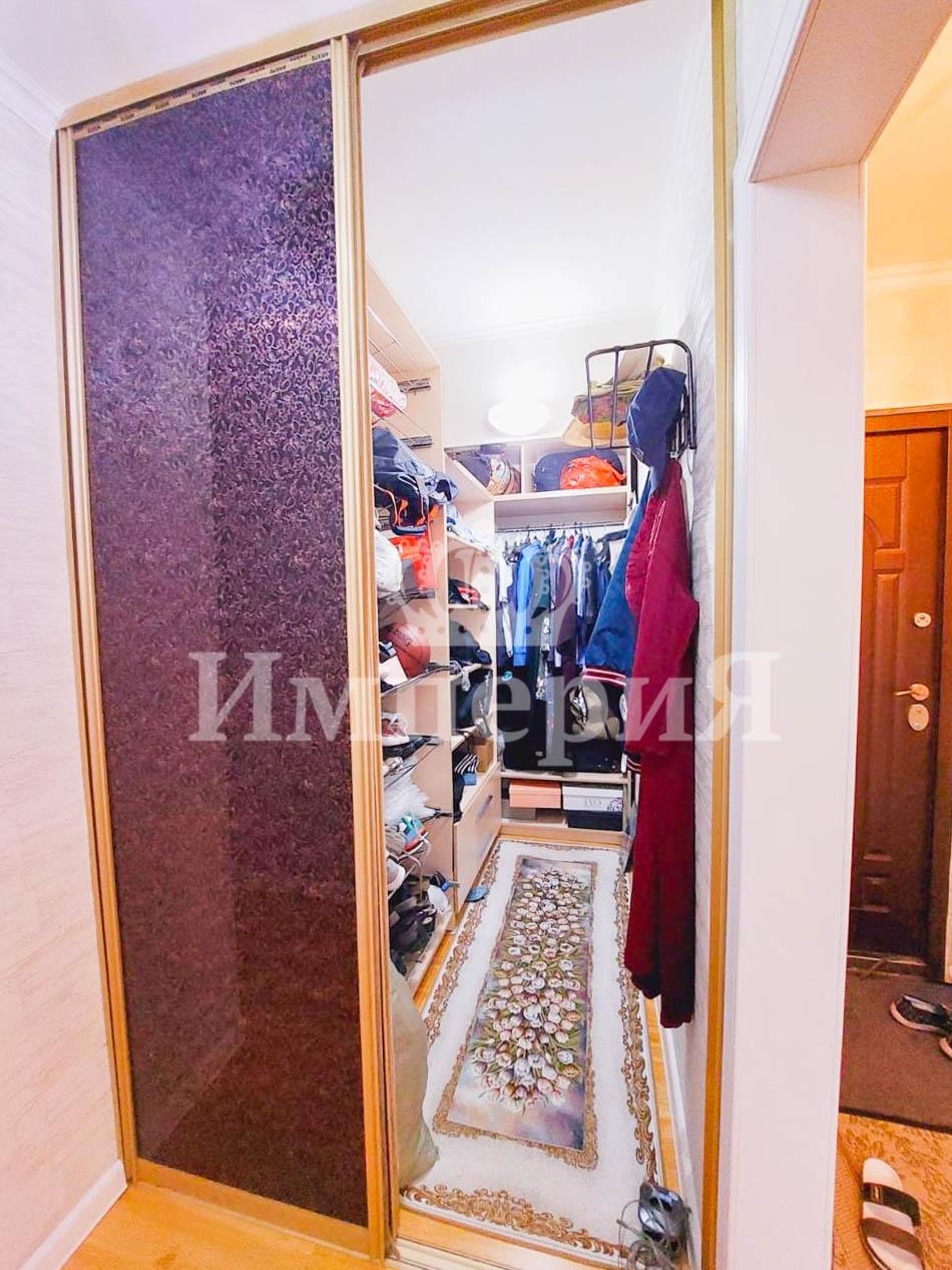 5-комнантная квартира, 97.0 м²,Толебаева за 34 000 000