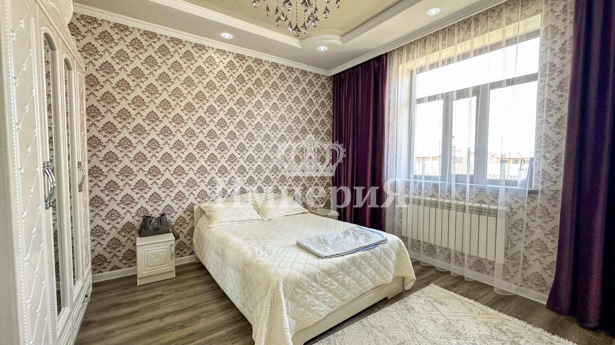 6-комнантный квартира, 160.0 м²,Есенберлина за 65 000 000