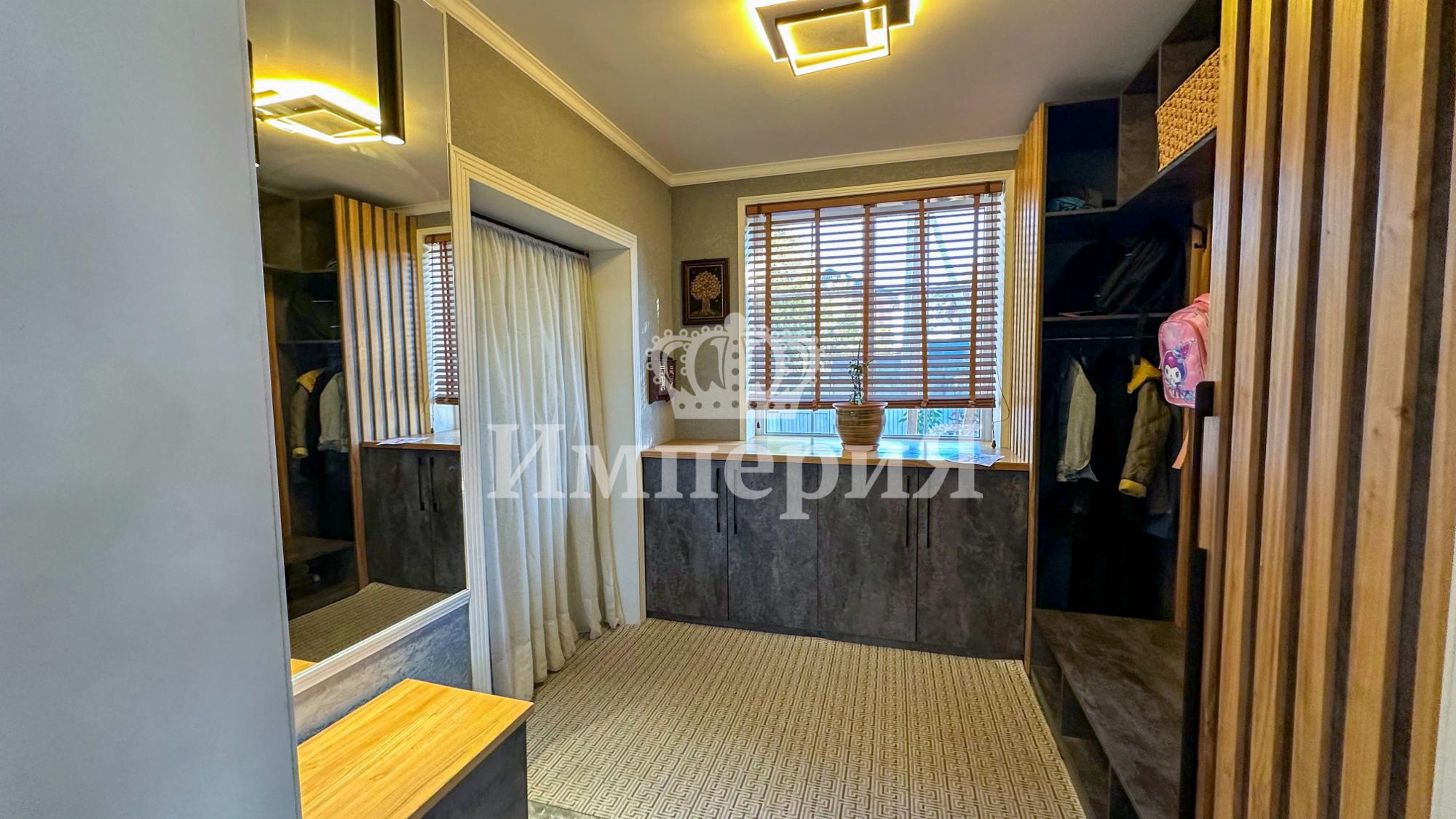 8-комнантный квартира, 326.0 м²,Шыгыс за 140 000 000