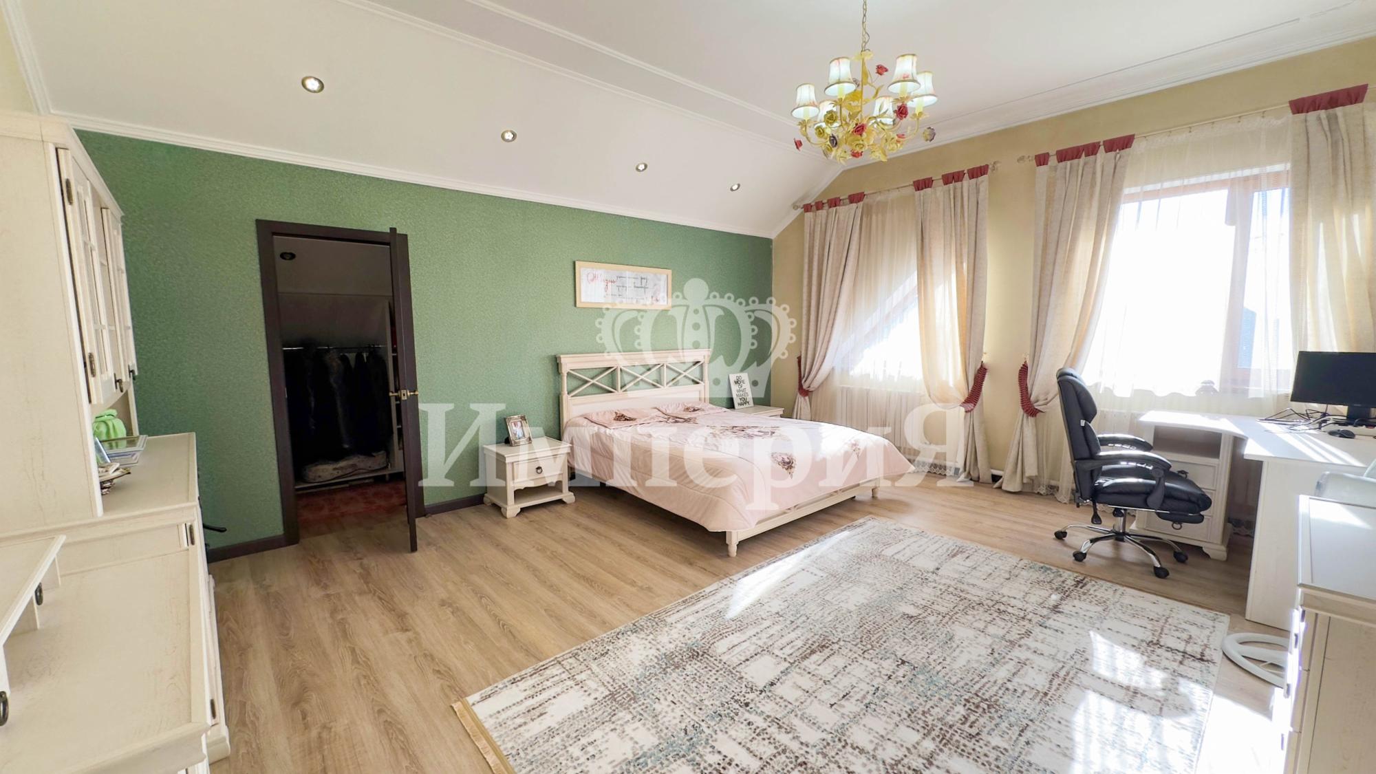 7-комнантный квартира, 395.0 м²,Базарбаева за 75 000 000