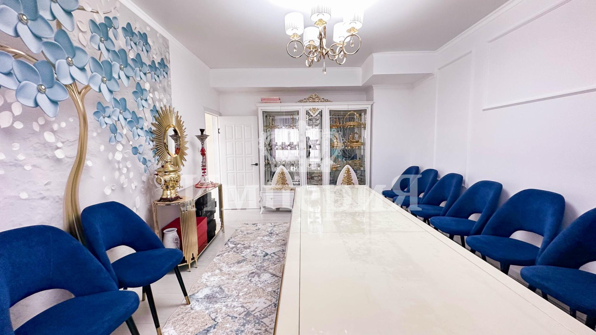 5-комнантная квартира, 176.0 м²,Назарбаева за 51 000 000