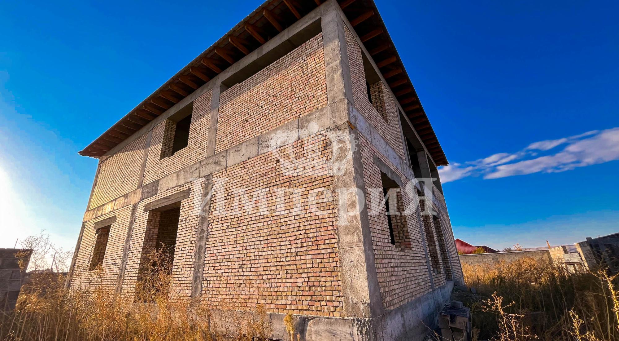 8-комнантный квартира, 470.0 м²,Абая за 58 000 000