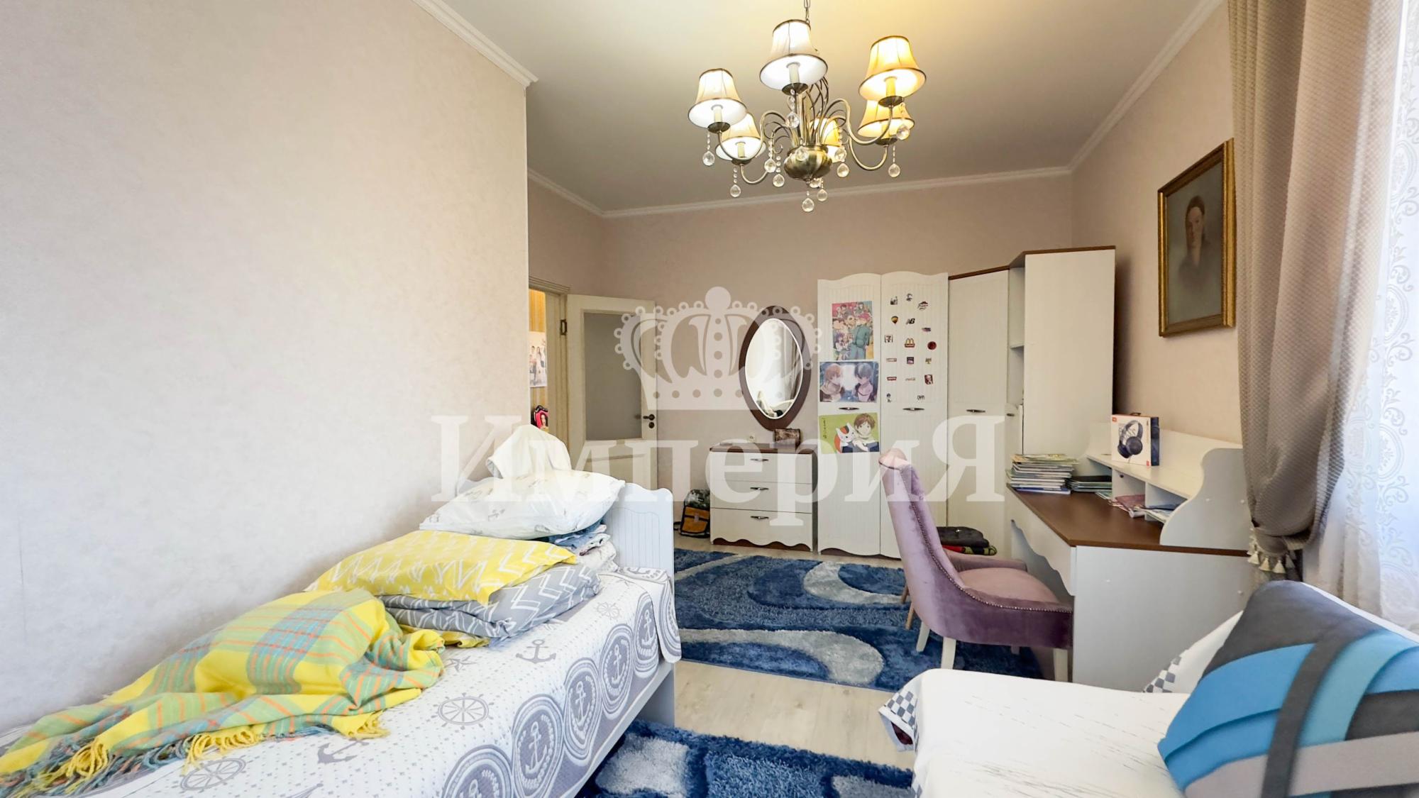 7-комнантный квартира, 395.0 м²,Базарбаева за 75 000 000