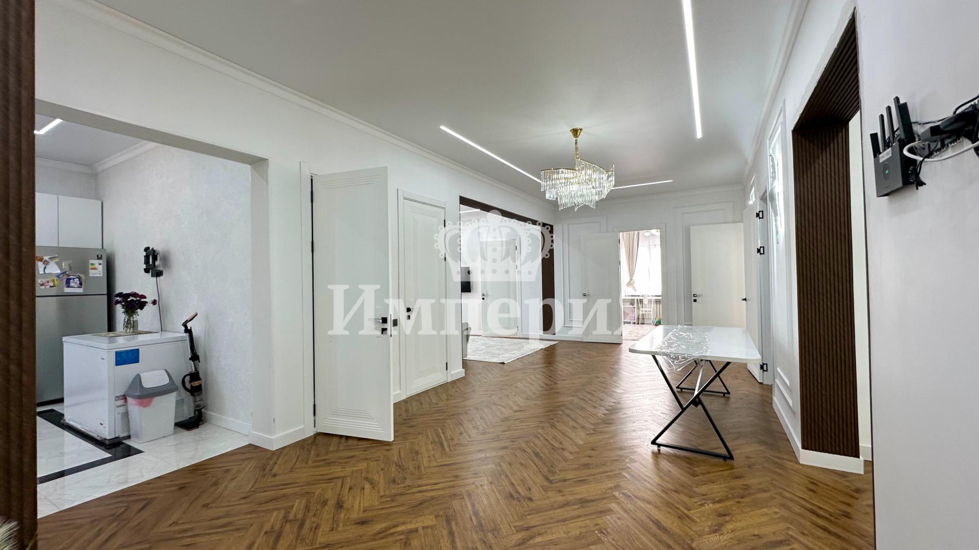 5-комнантный квартира, 203.0 м²,Абылай Хана за 67 000 000