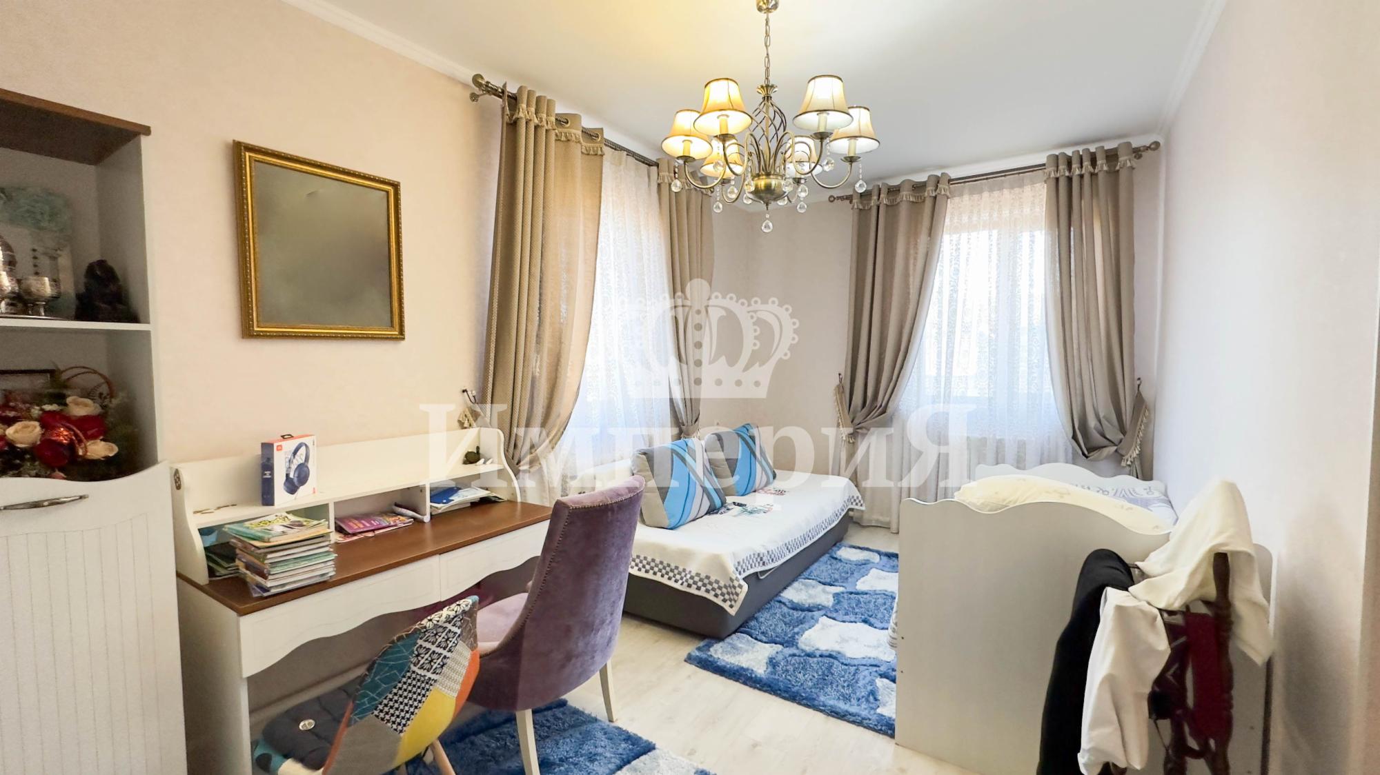 7-комнантный квартира, 395.0 м²,Базарбаева за 75 000 000