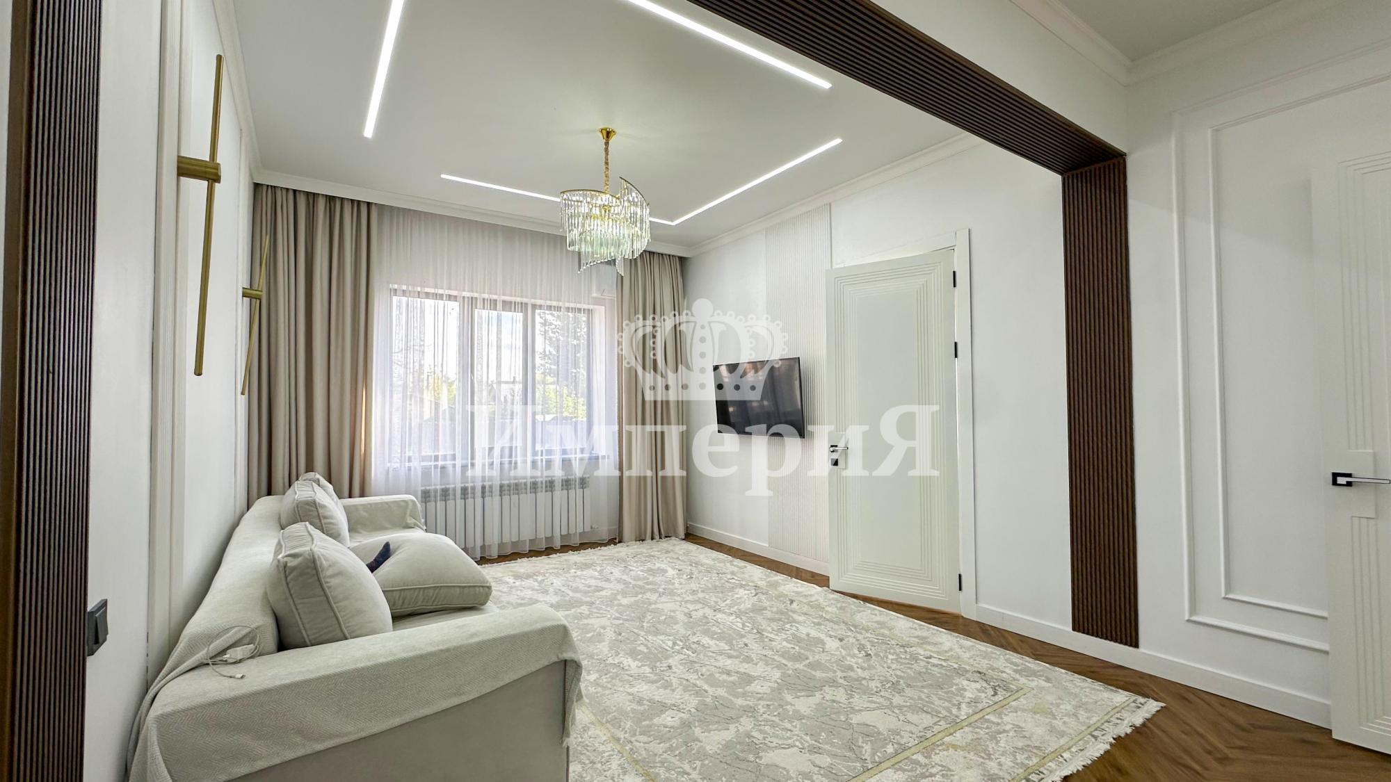 5-комнантный квартира, 203.0 м²,Абылай Хана за 67 000 000