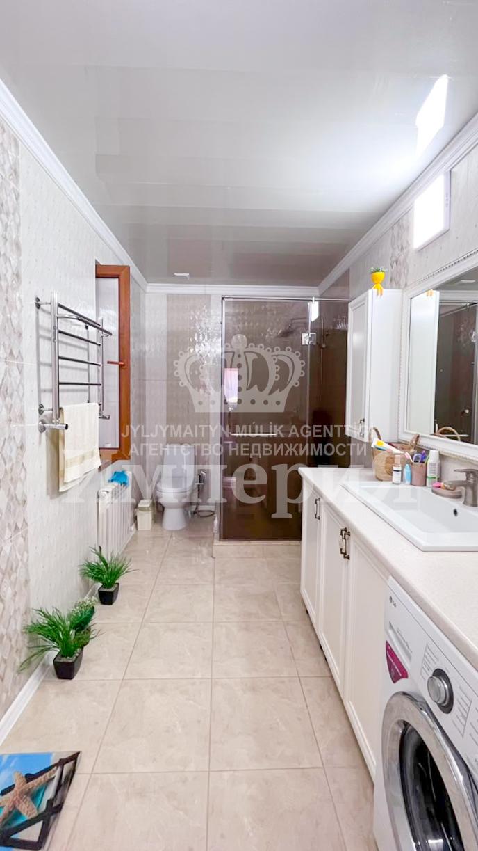 4-комнантный квартира, 132.3 м²,Кок Жазык за 44 000 000