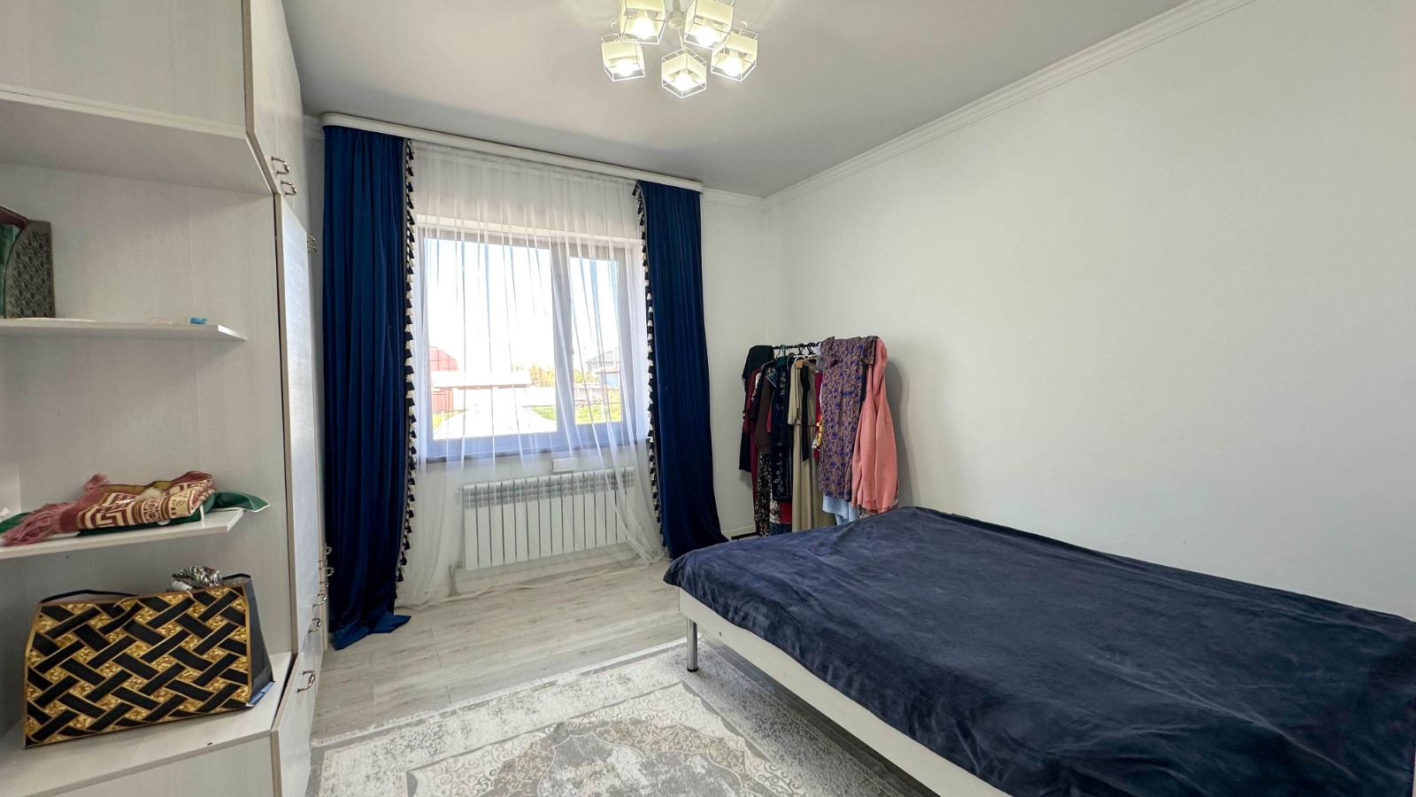 4-комнантный квартира, 197.0 м²,Айманова за 50 000 000