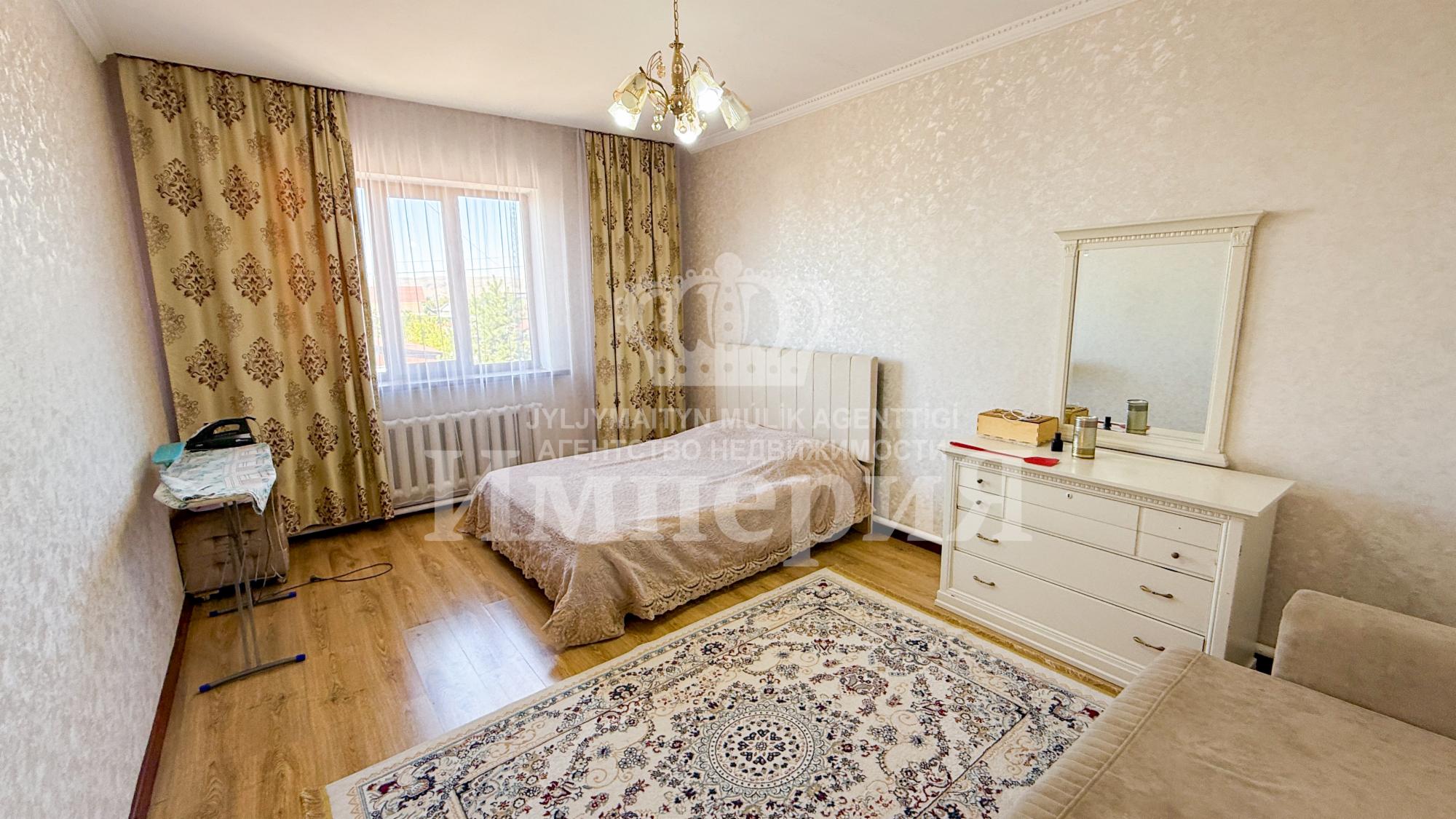 6-комнантный квартира, 239.0 м²,Новый переулок за 70 000 000