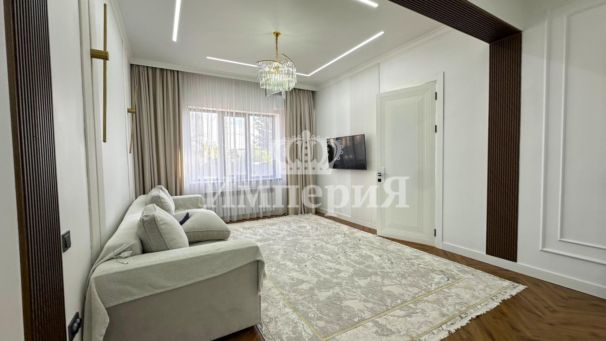 5-комнантный квартира, 203.0 м²,Абылай Хана за 67 000 000