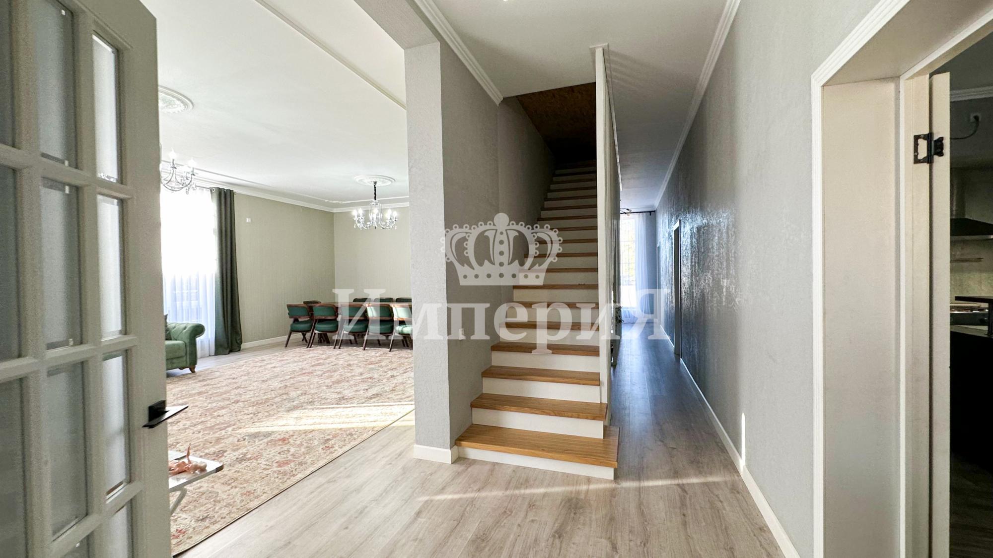 8-комнантный квартира, 326.0 м²,Шыгыс за 140 000 000