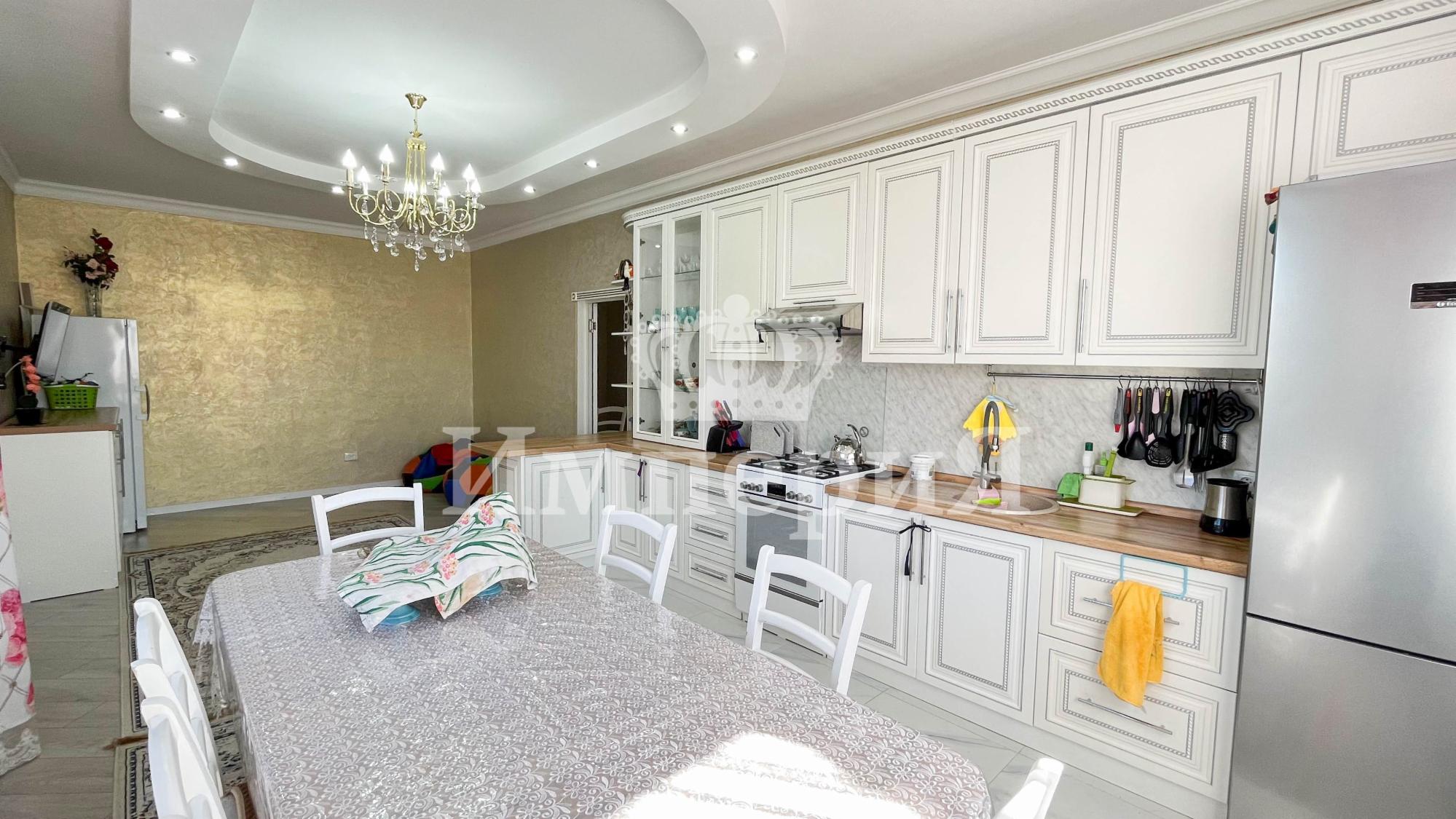 7-комнантный квартира, 263.0 м²,Жибек жолы за 75 000 000