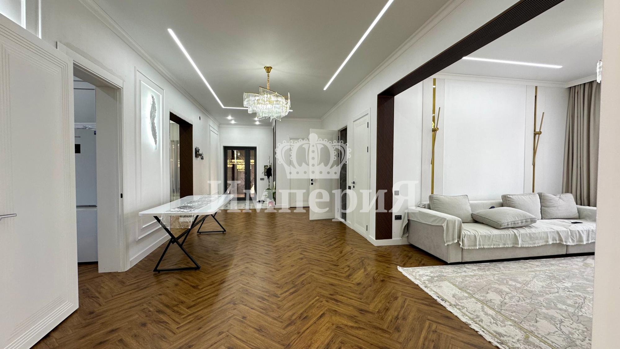 5-комнантный квартира, 203.0 м²,Абылай Хана за 67 000 000