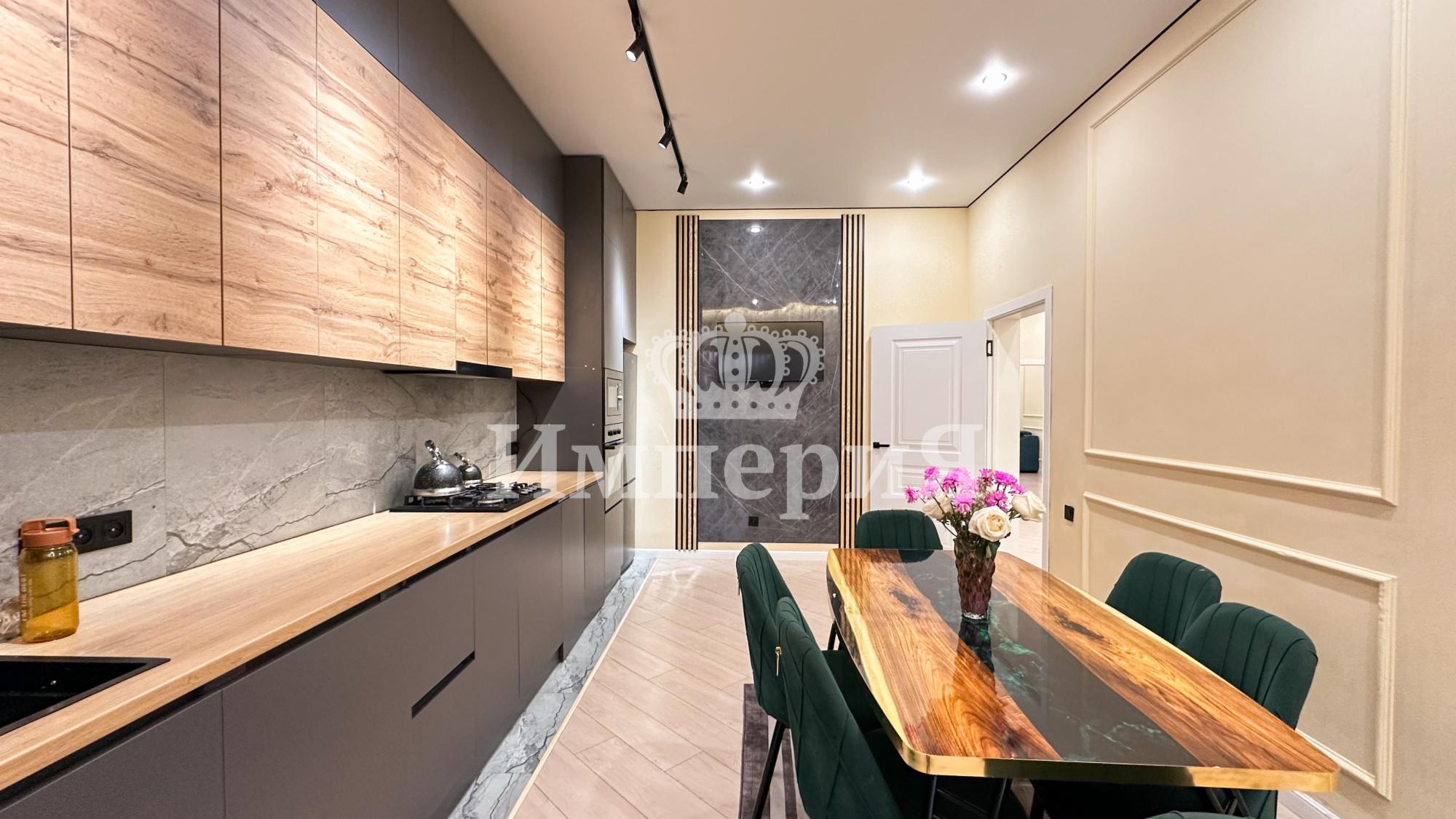 6-комнантный квартира, 180.0 м²,Избасарова за 67 000 000