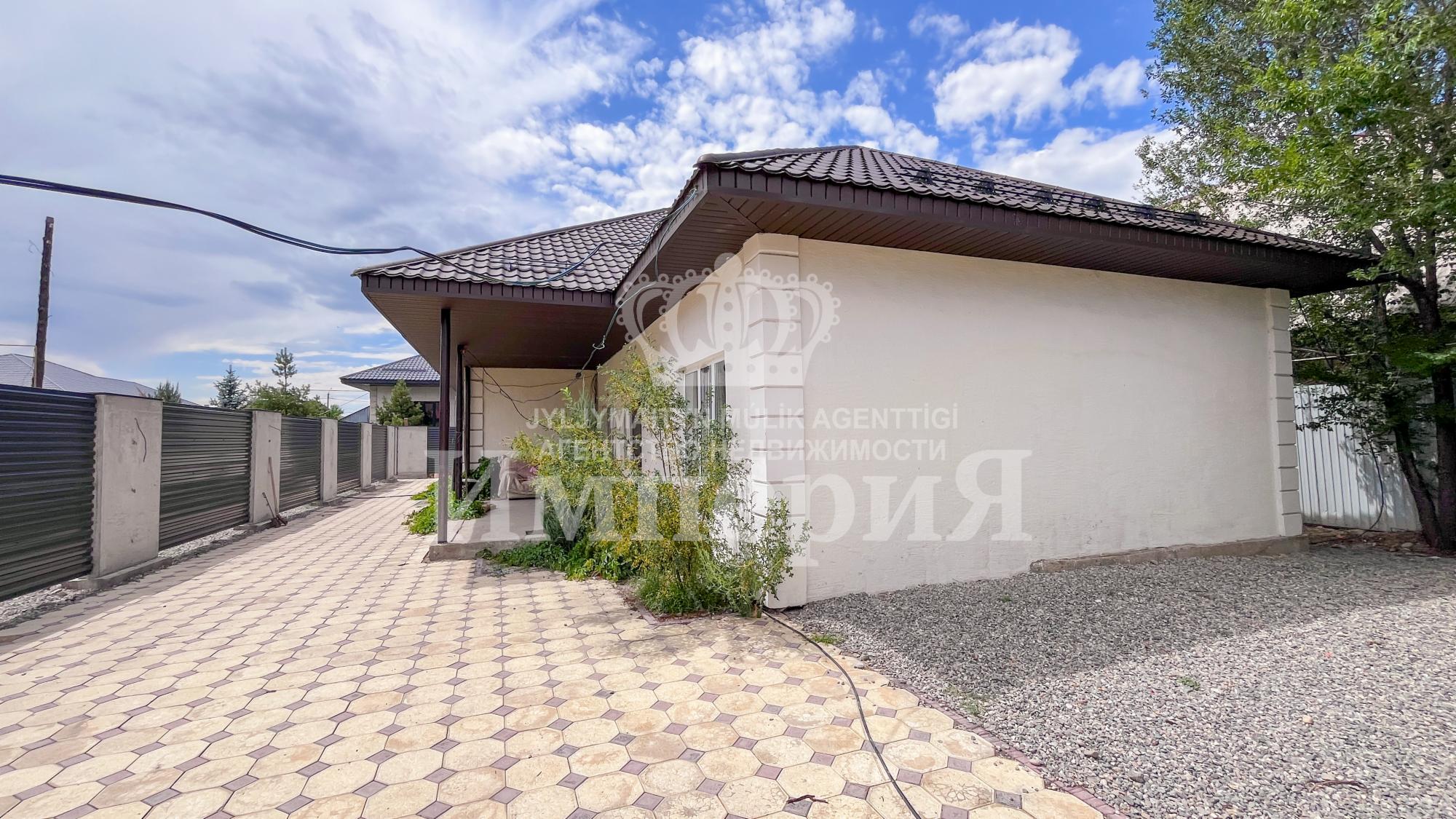 5-комнантный квартира, 144.0 м²,Базарбаева за 27 800 000