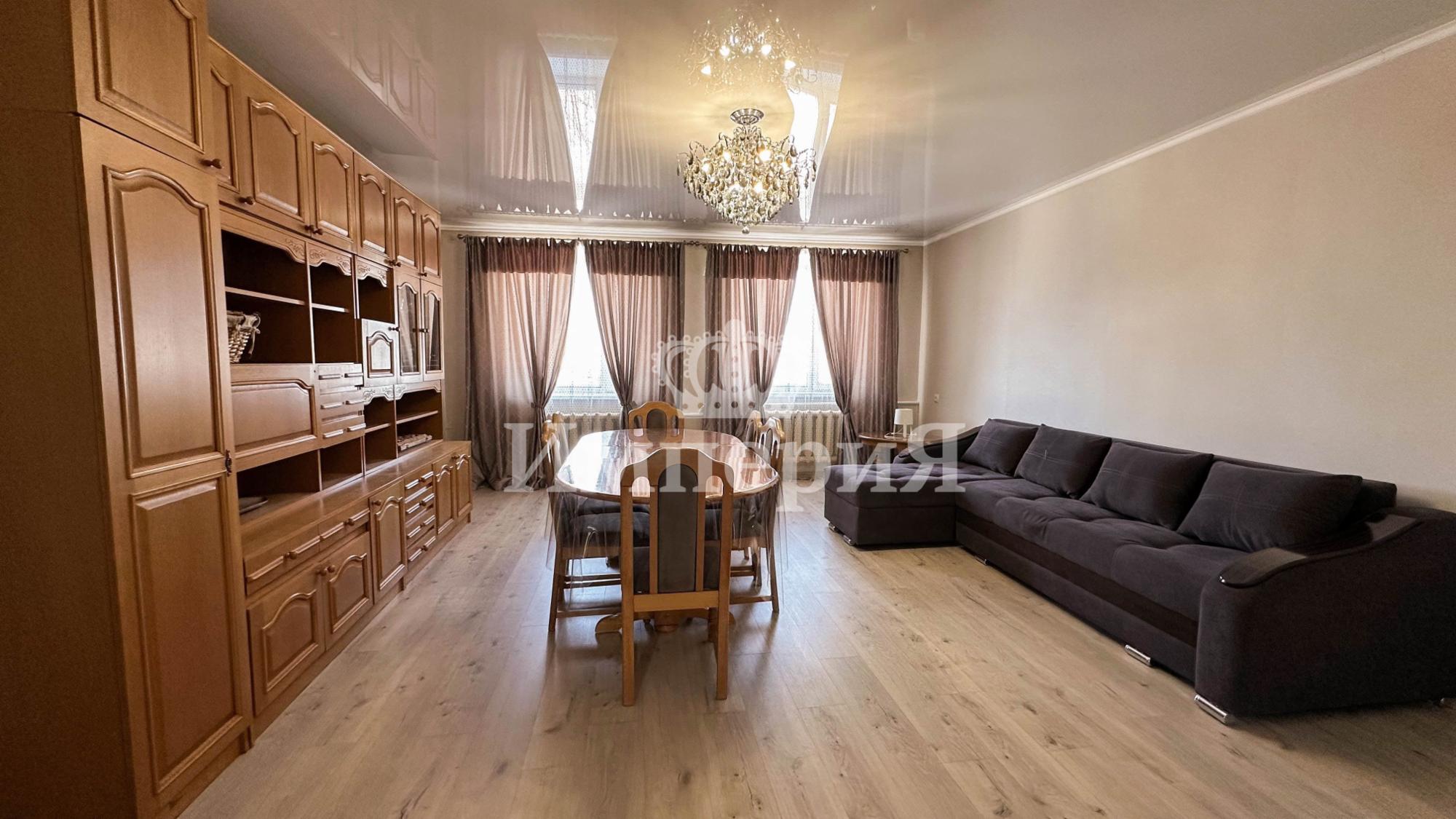 7-комнантный квартира, 230.0 м²,Садыкова за 40 000 000