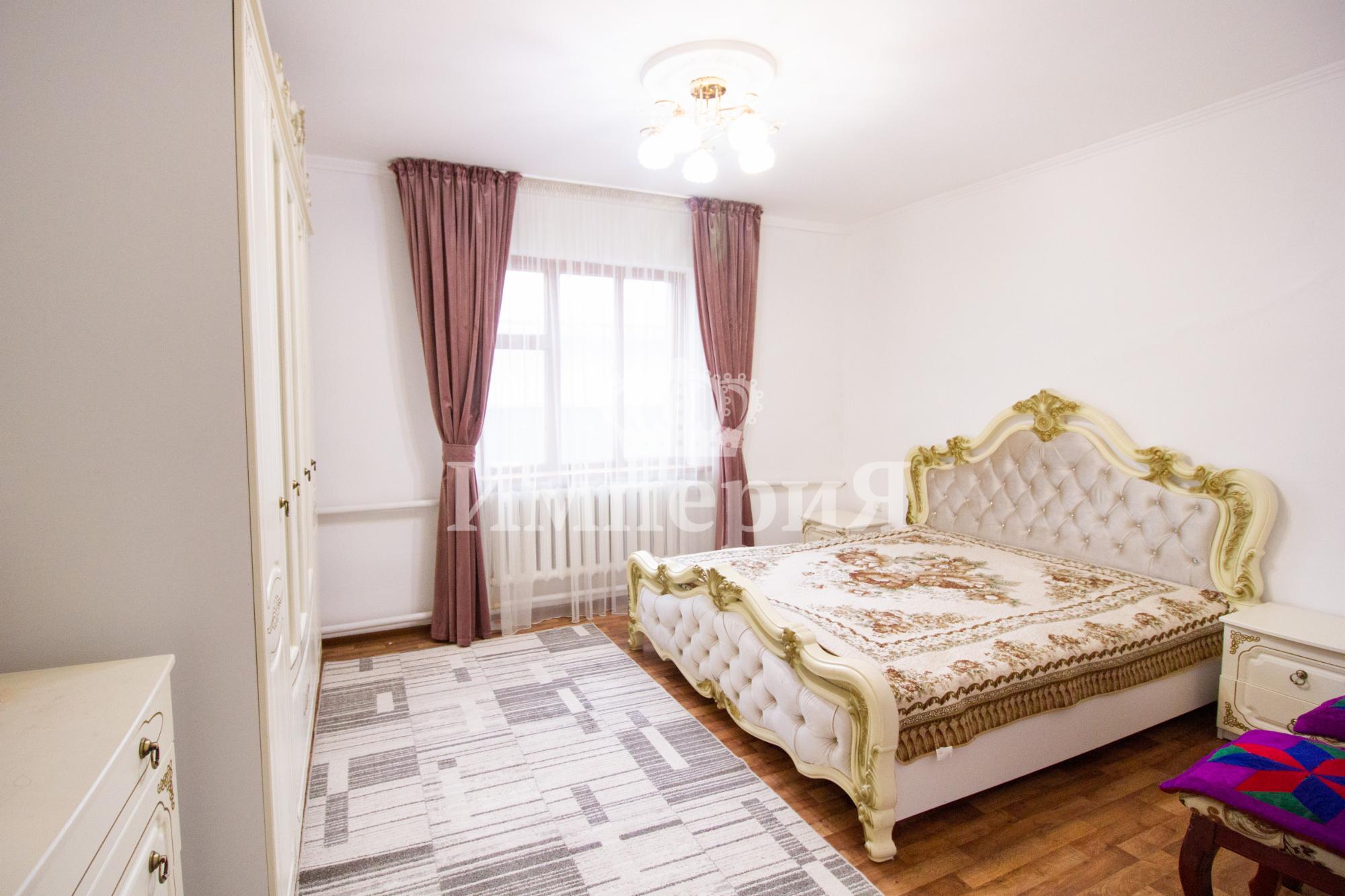 4-комнантный квартира, 107.0 м²,Сыртанова за 38 000 000