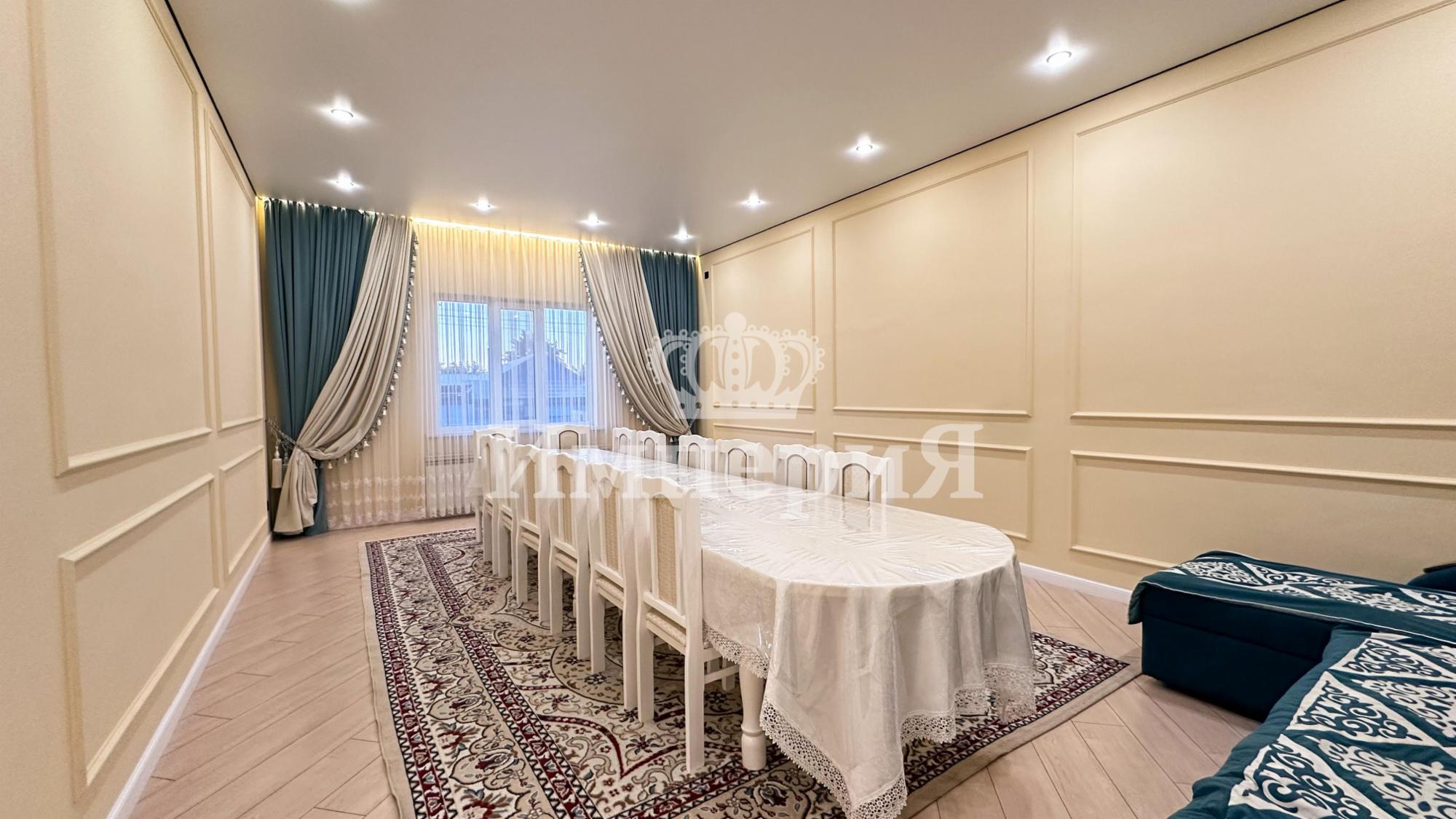 6-комнантный квартира, 180.0 м²,Избасарова за 67 000 000