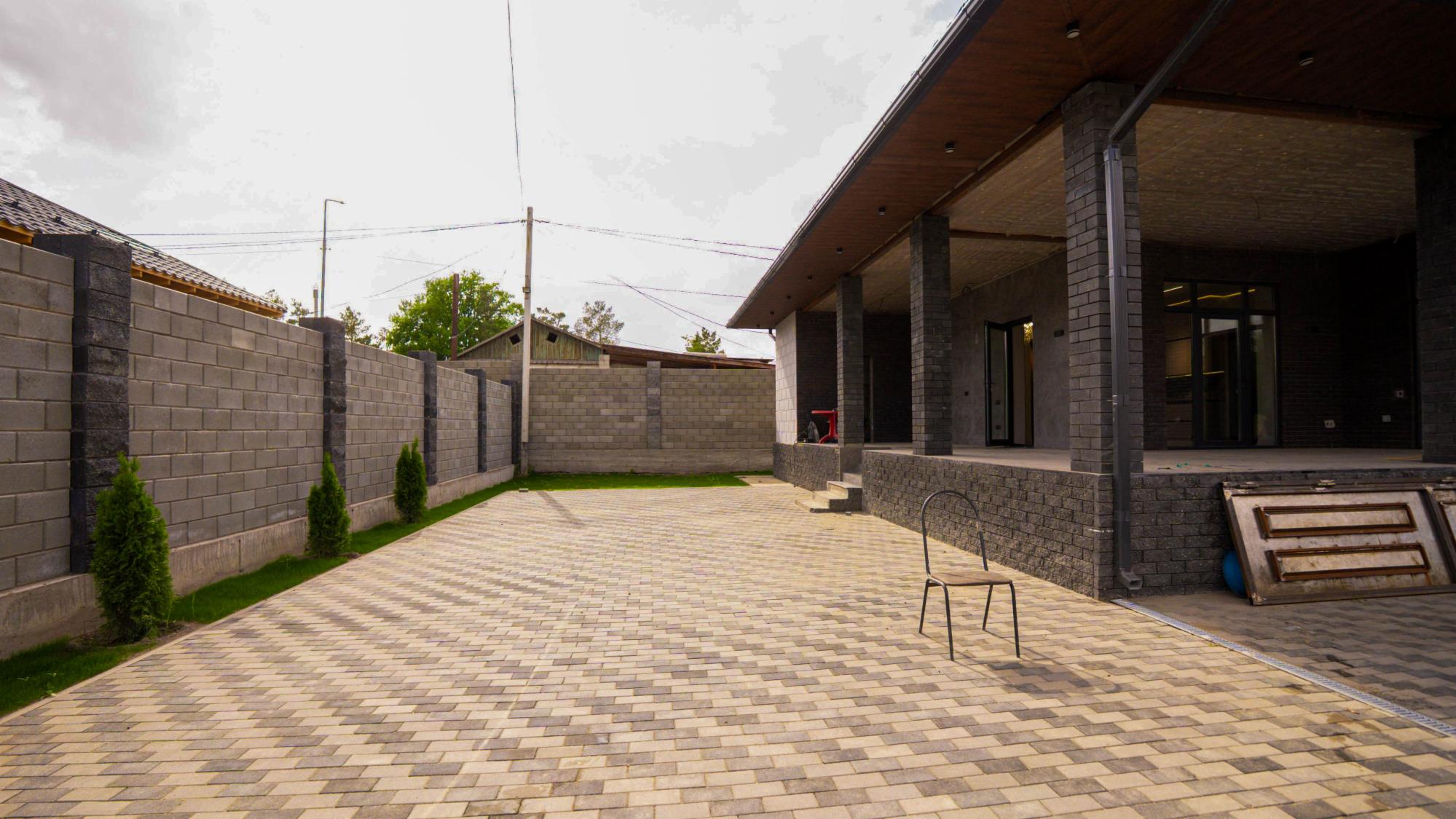 4-комнантный квартира, 280.0 м²,Маметова за 128 000 000