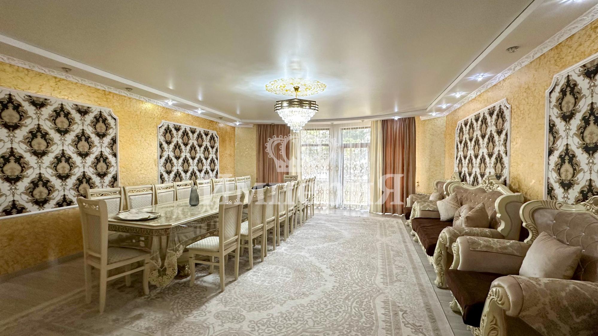 5-комнантный квартира, 137.0 м²,Есенина за 35 000 000