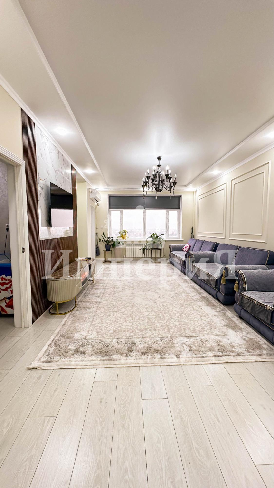 5-комнантная квартира, 176.0 м²,Назарбаева за 51 000 000