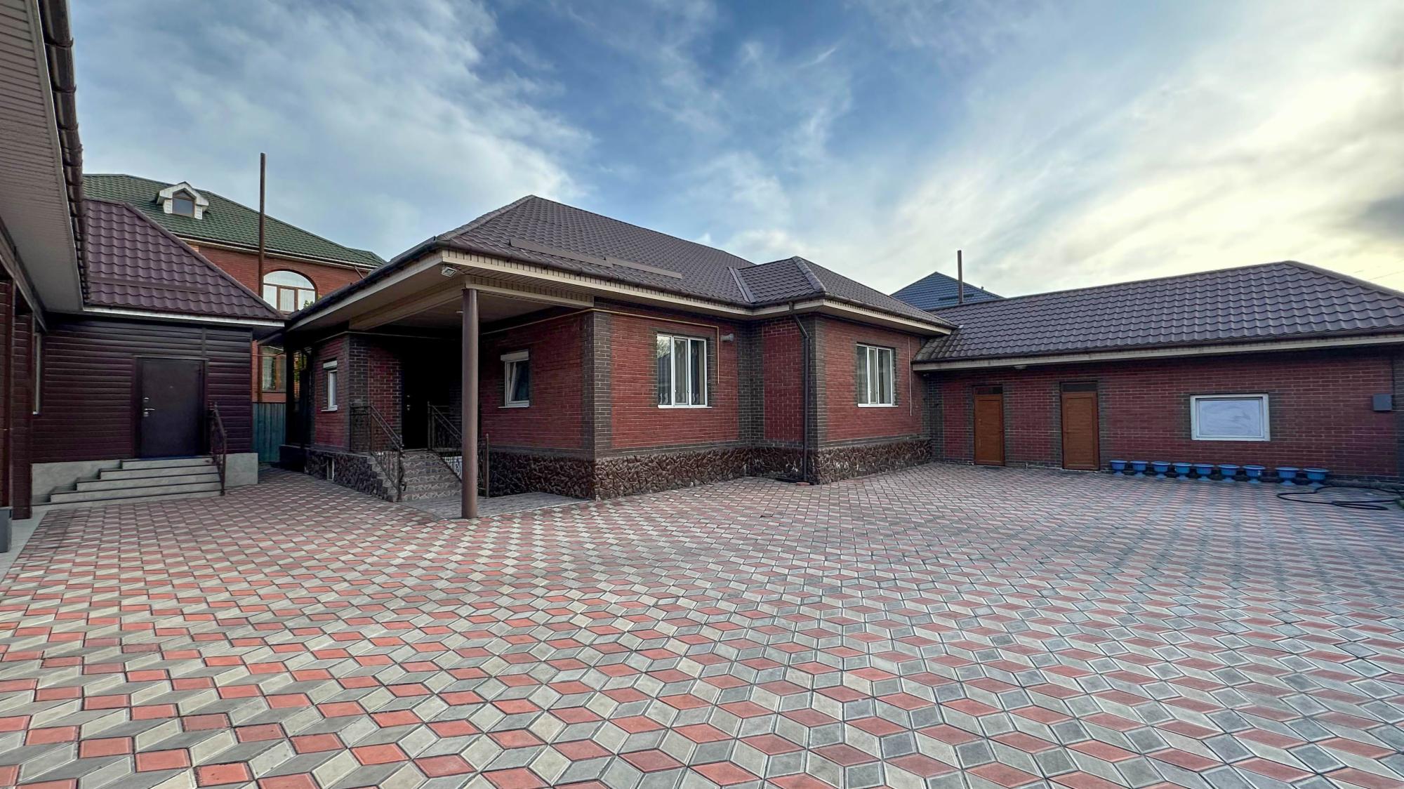 4-комнантный квартира, 180.0 м²,Гульдаурен за 67 000 000