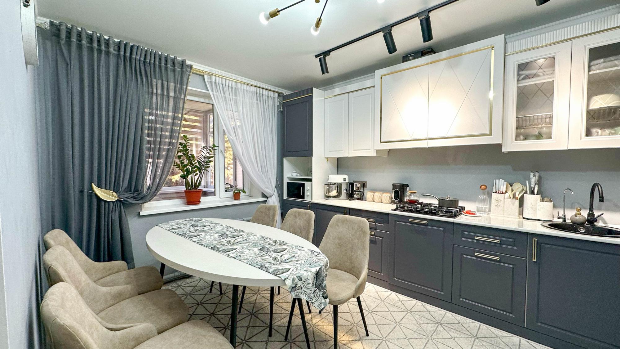 4-комнантный квартира, 90.0 м²,Акын Сара за 25 000 000