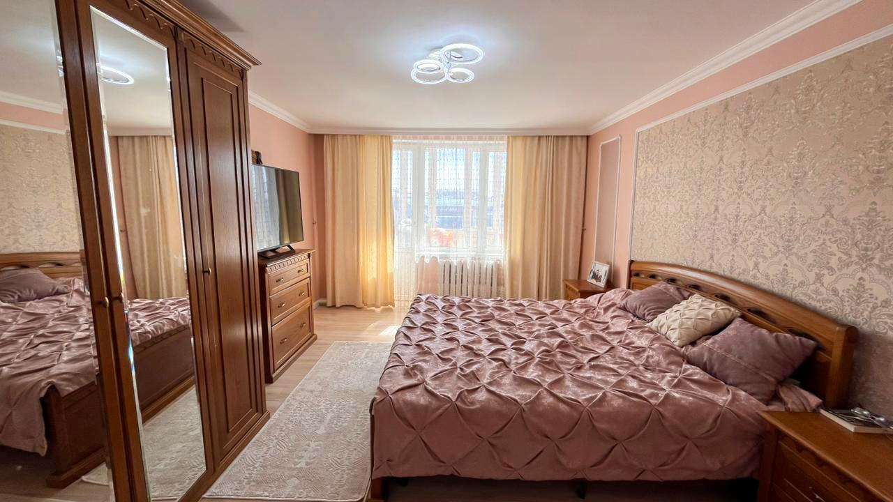 5-комнантный квартира, 185.0 м²,Кабанбай Батыра за 60 000 000