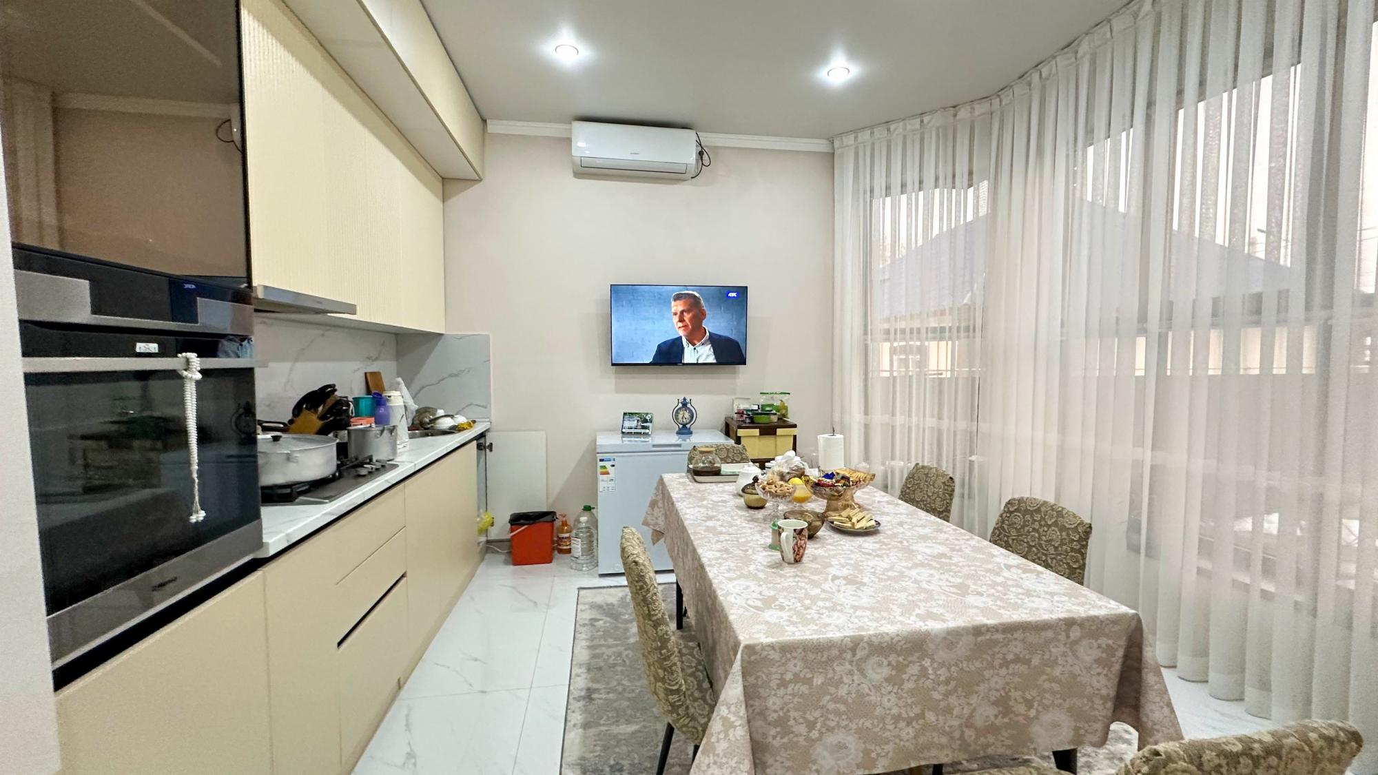 4-комнантный квартира, 104.0 м²,Калиева за 65 000 000