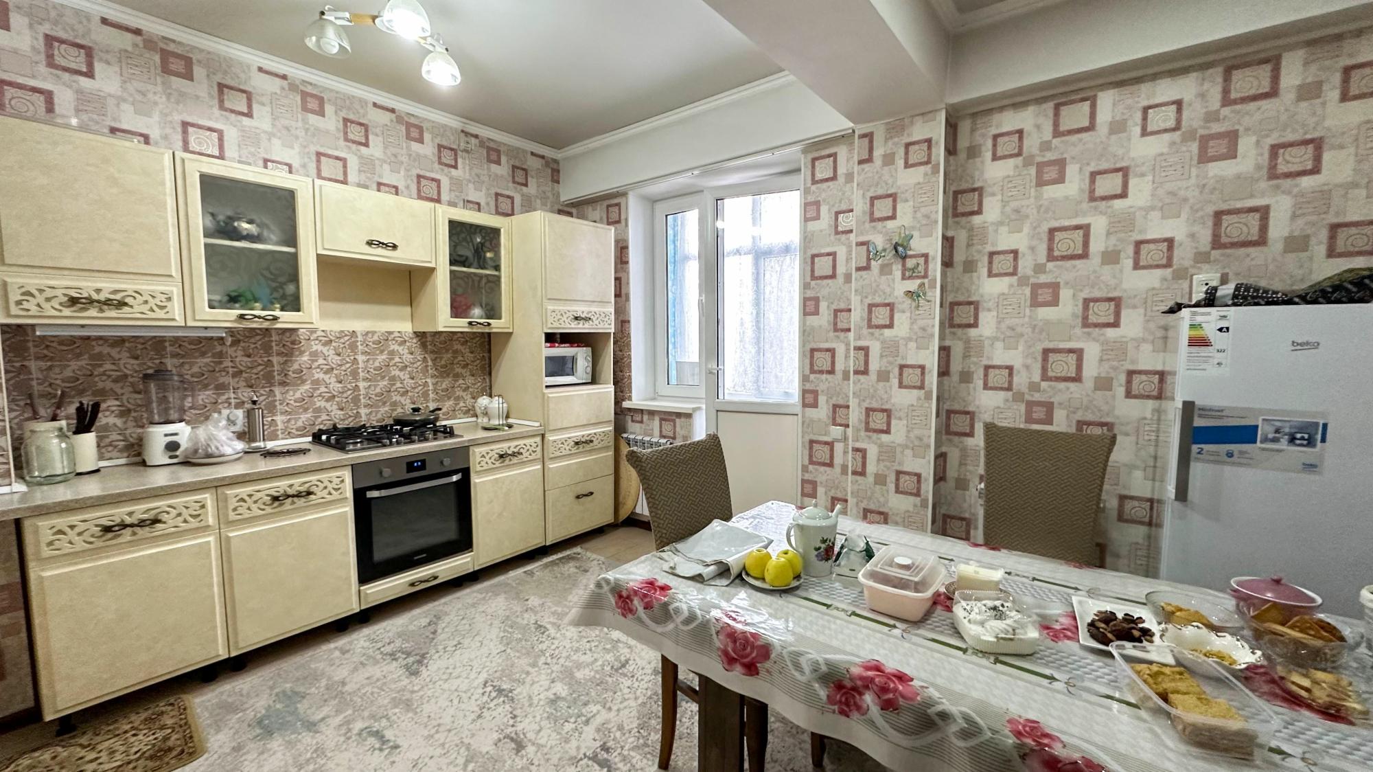 4-комнантная квартира, 111.0 м²,5 мкр за 39 000 000