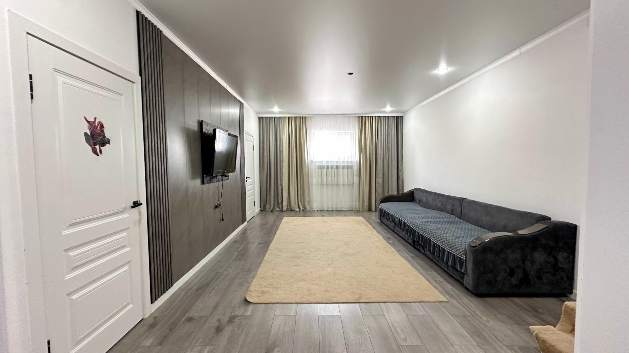 8-комнантный квартира, 220.0 м²,Нурлы Бастау за 42 000 000