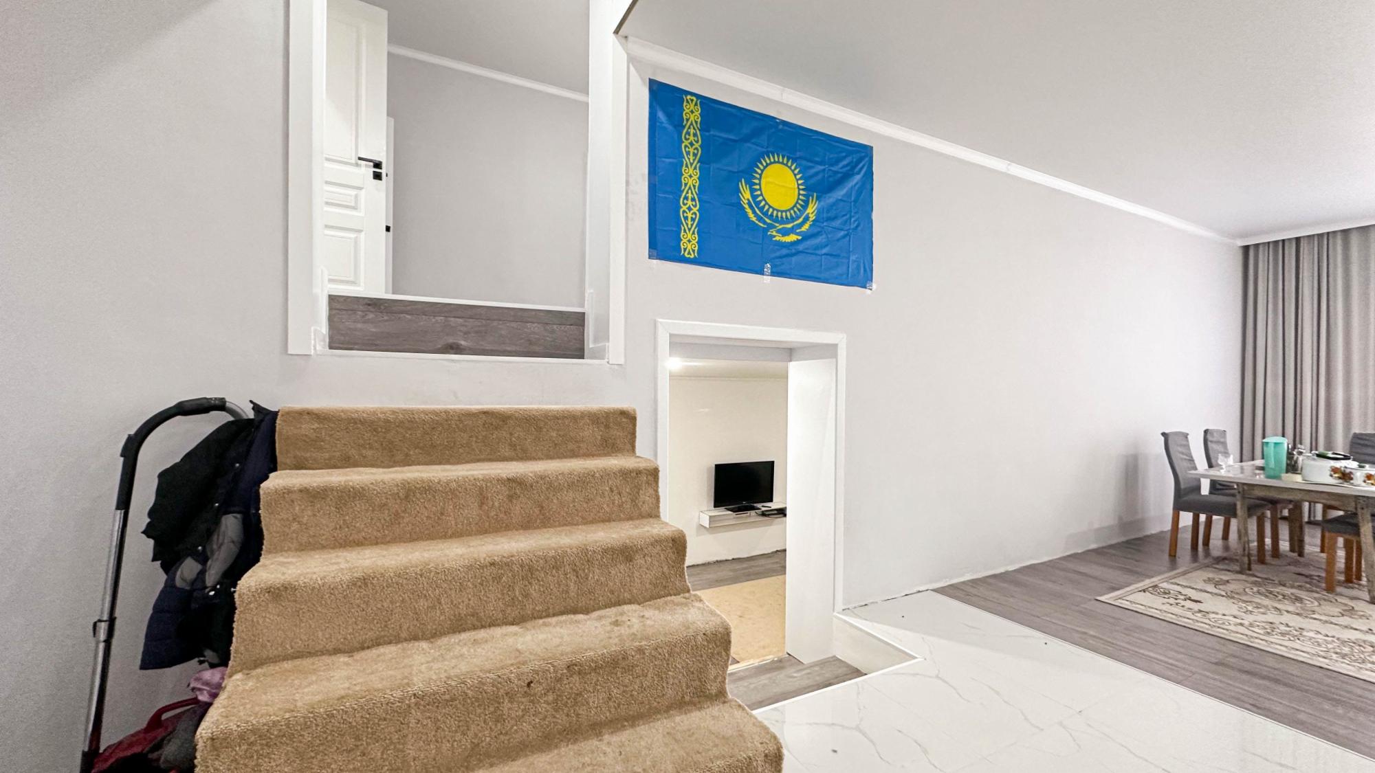 8-комнантный квартира, 194.5 м²,Байконыр за 40 500 000