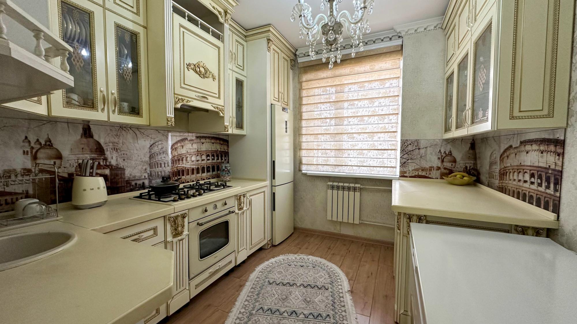 4-комнантная квартира, 143.0 м²,Муратбаева за 60 000 000