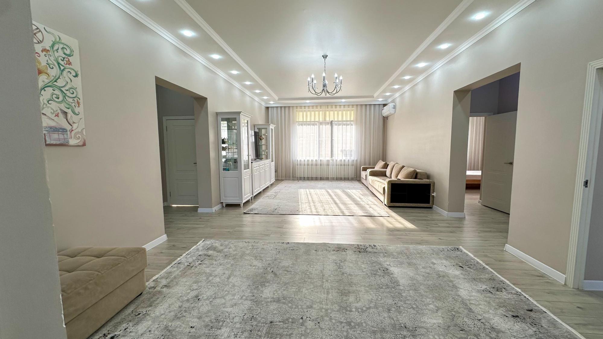 4-комнантный квартира, 140.0 м²,Бактыбая за 63 000 000