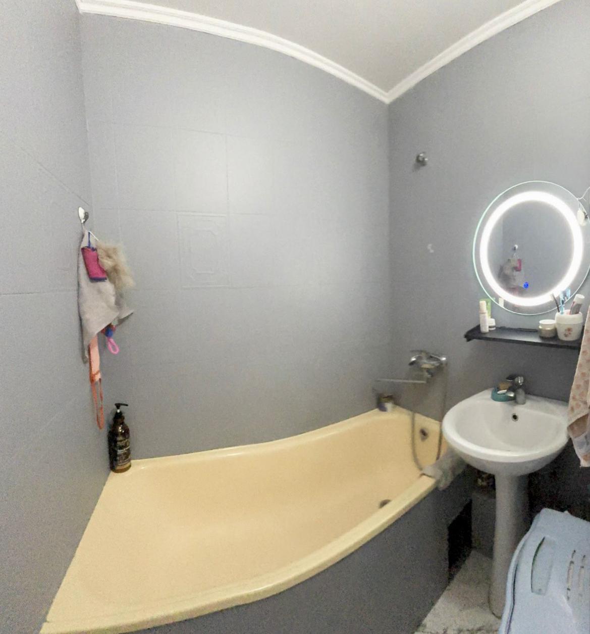 2-комнантная квартира, 53.0 м²,Красина за 16 500 000