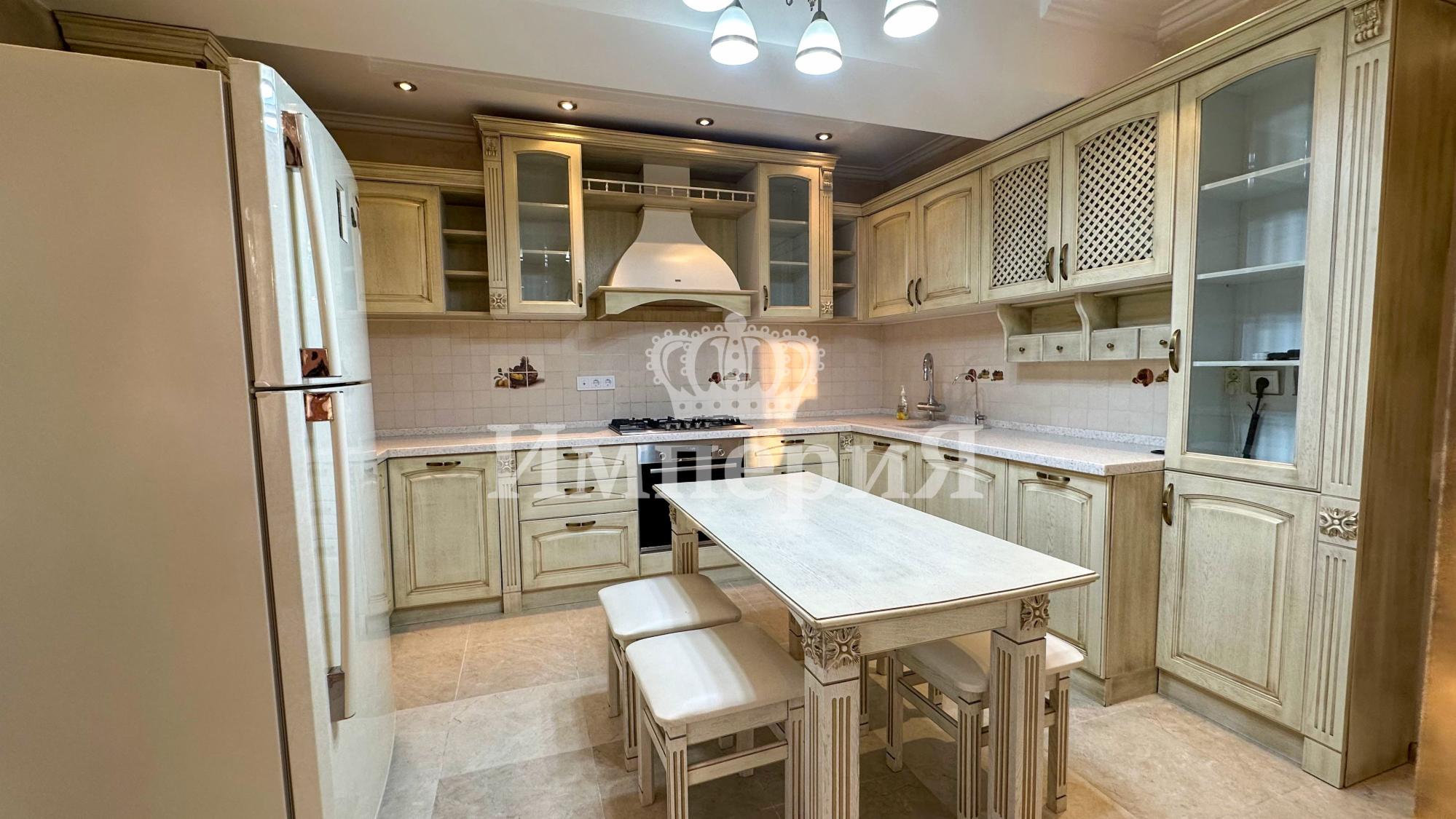 5-комнантная квартира, 180.0 м²,Каратал за 80 000 000