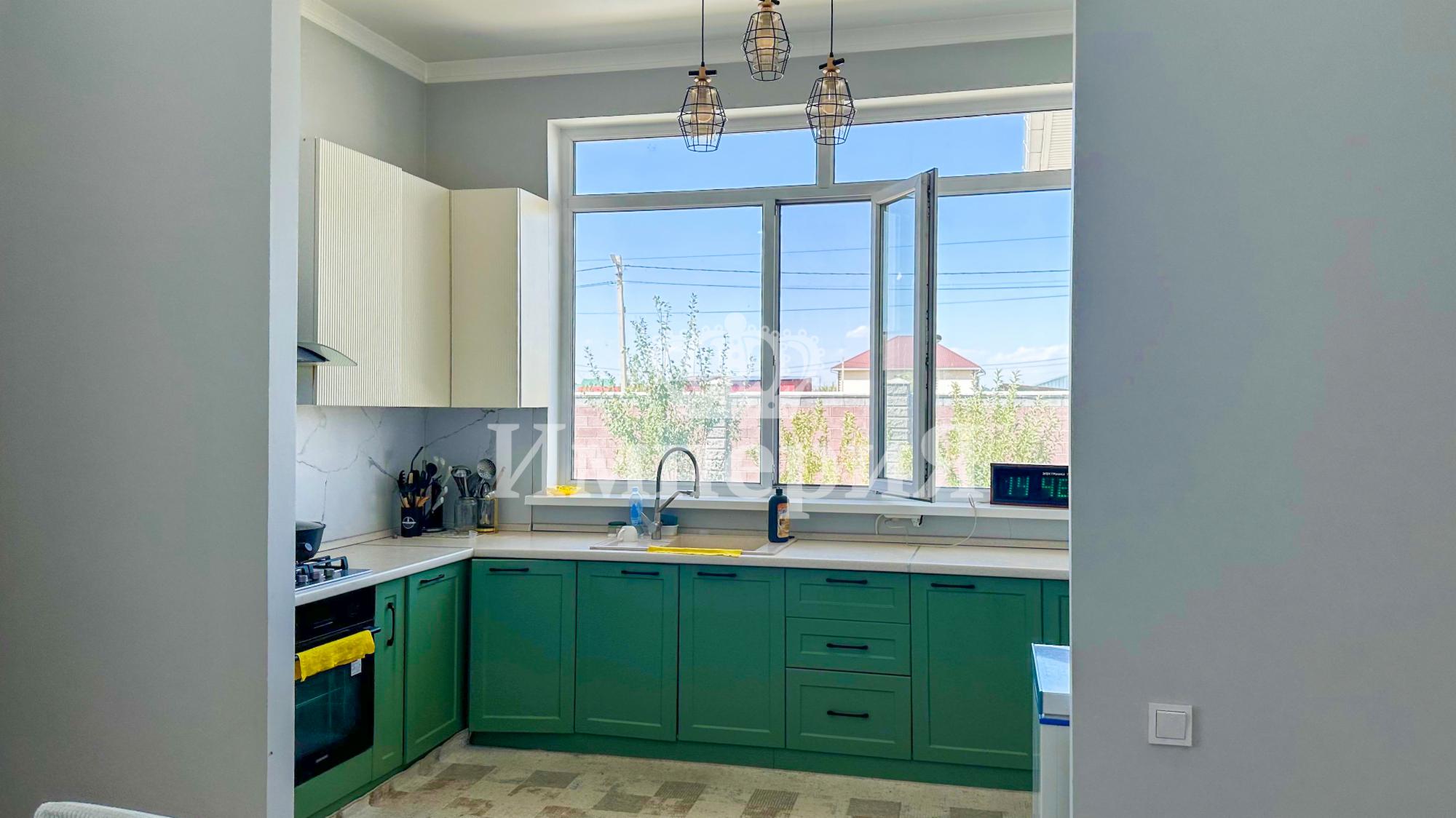 4-комнантный квартира, 144.0 м²,Абая за 47 500 000