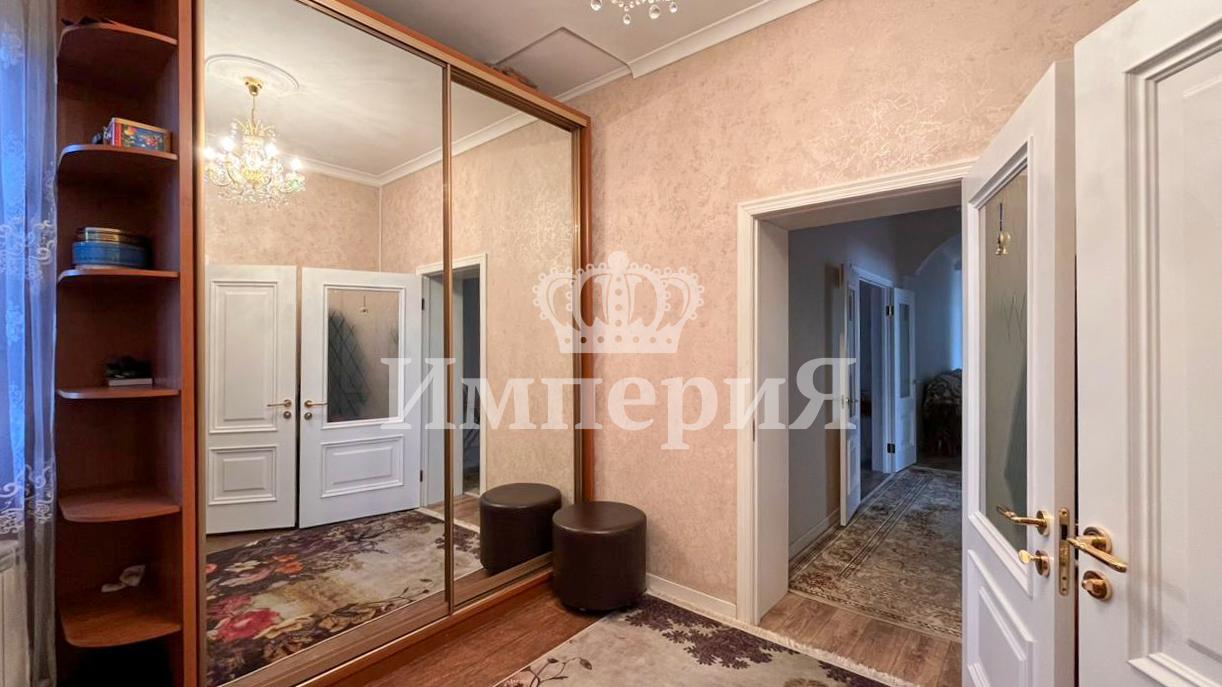 5-комнантный квартира, 168.0 м²,Казыбаева за 70 000 000