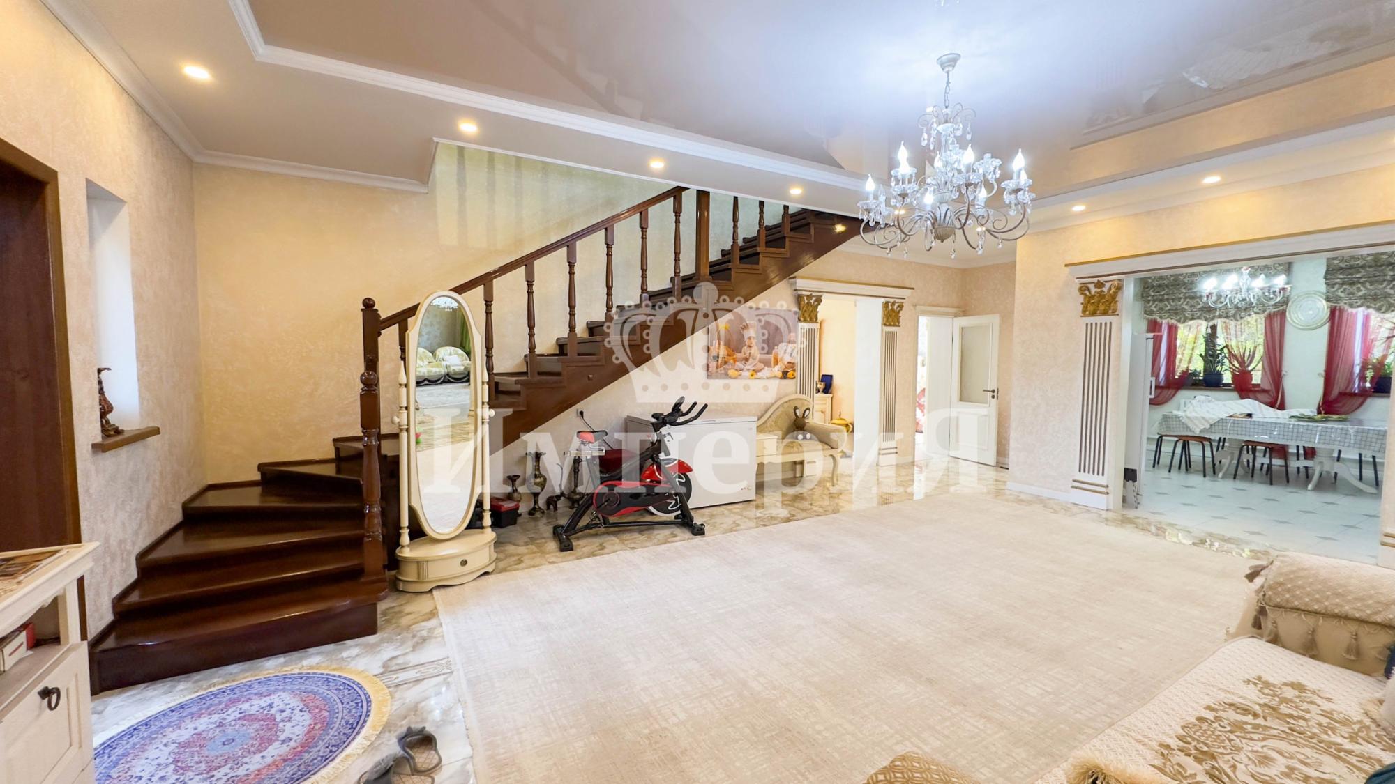 7-комнантный квартира, 395.0 м²,Базарбаева за 75 000 000