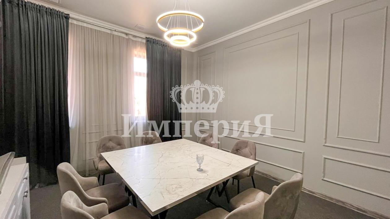 7-комнантный квартира, 428.0 м²,Желтоксан за 230 000 000